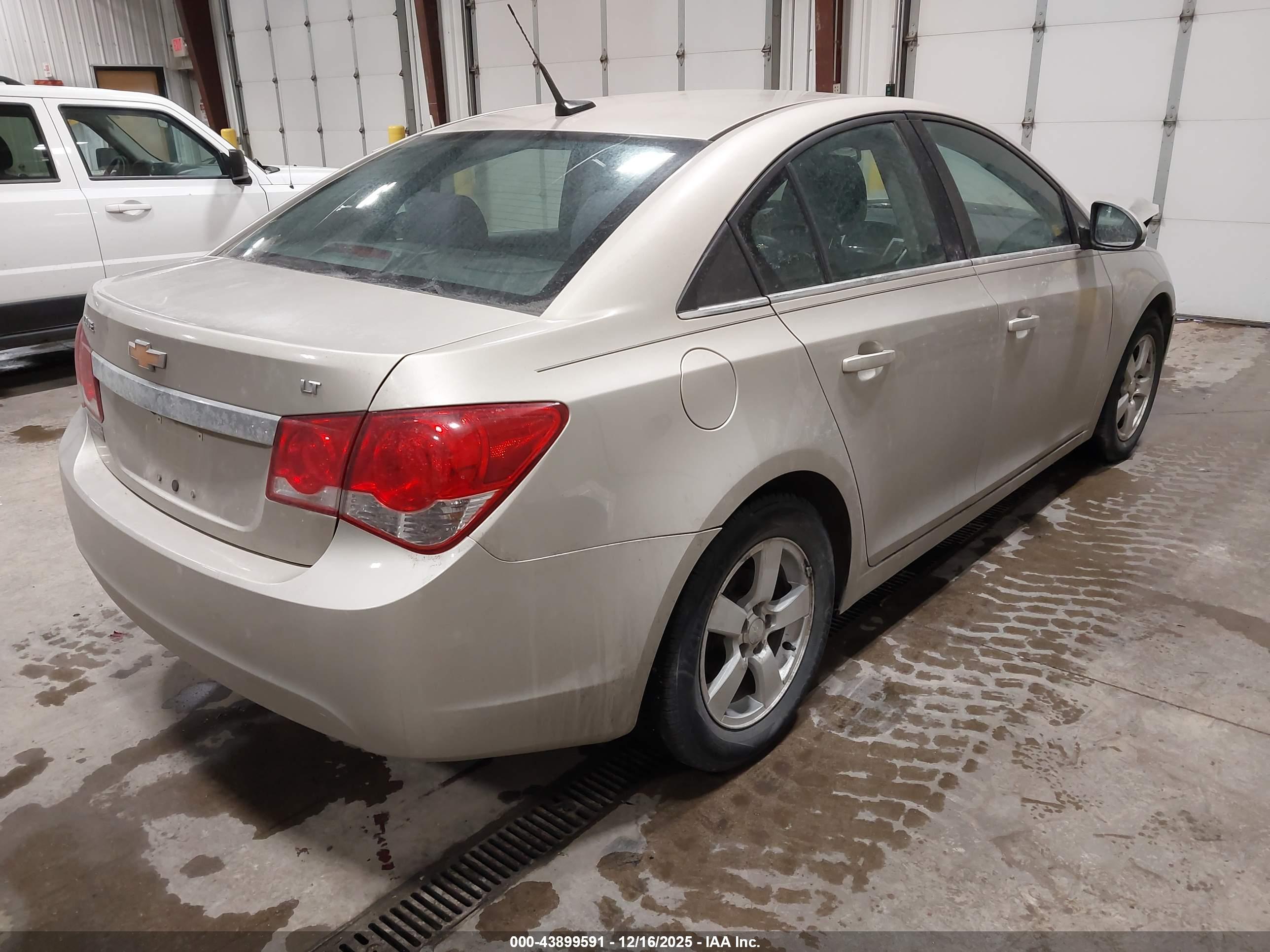 CHEVROLET CRUZE image 4
