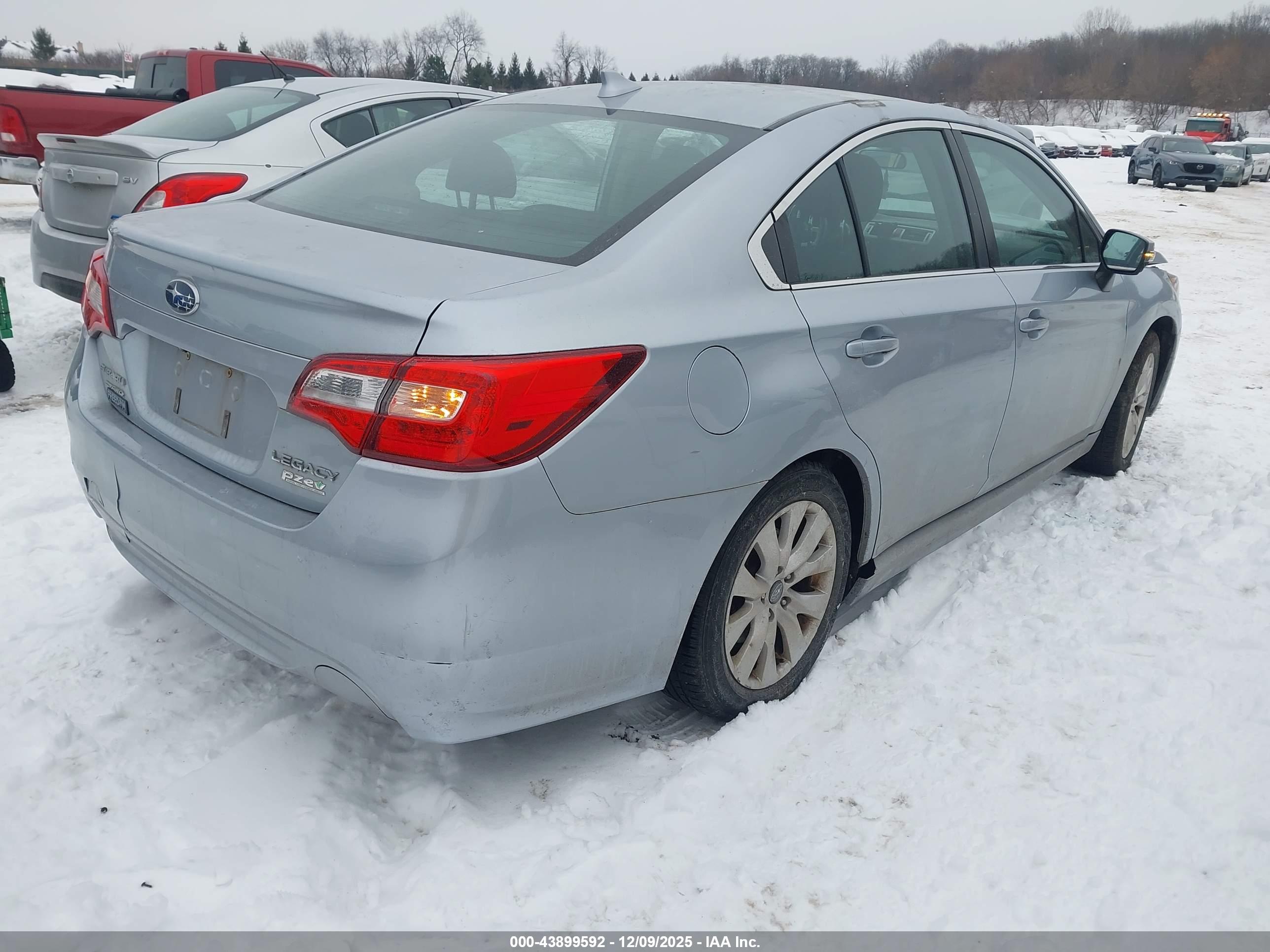 SUBARU LEGACY image 4