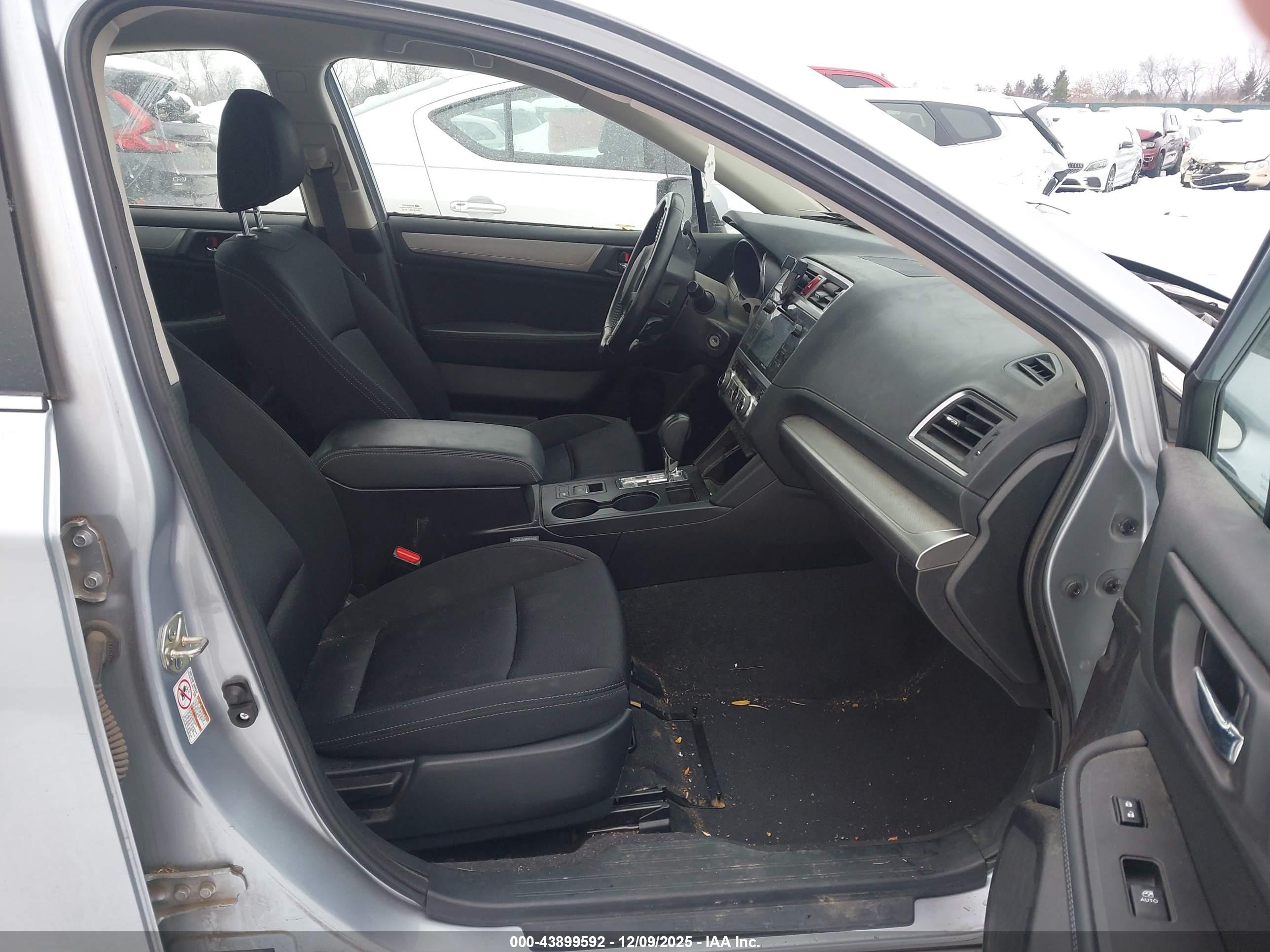 SUBARU LEGACY image 5