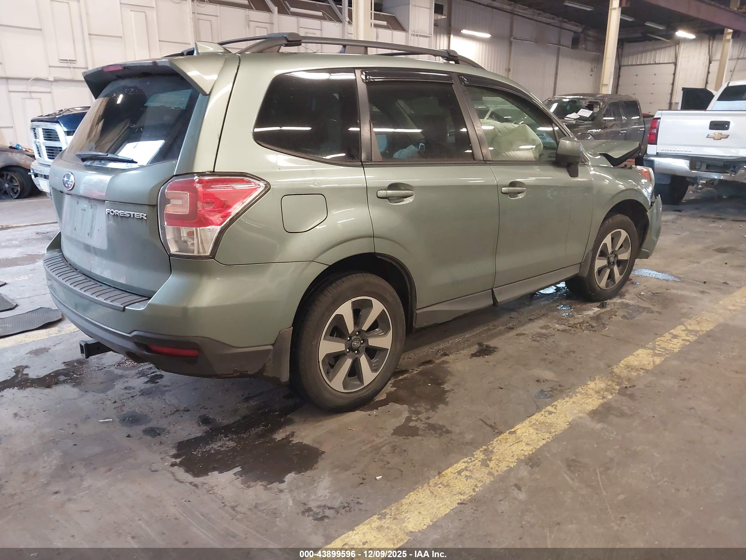 SUBARU FORESTER image 4