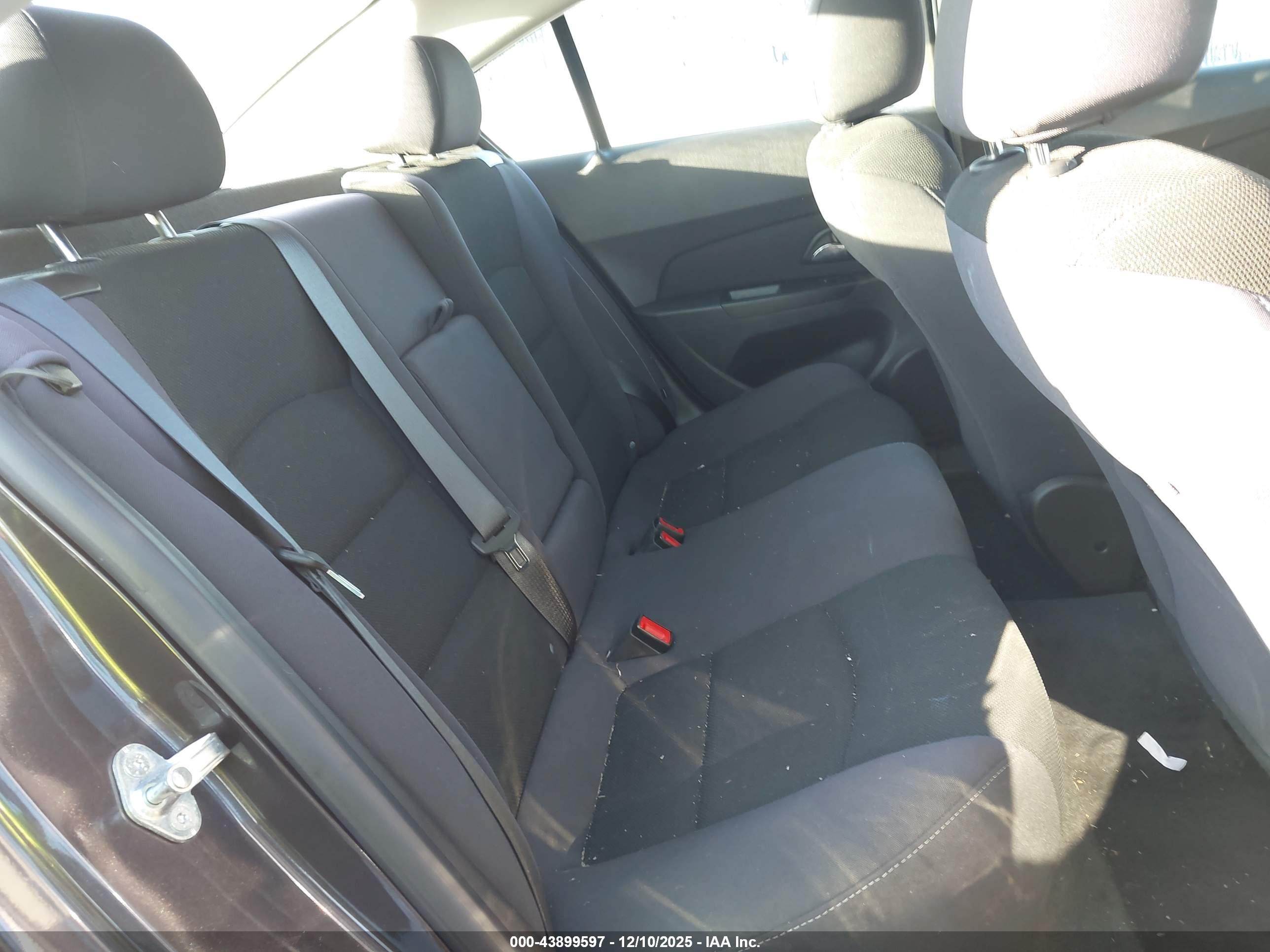 CHEVROLET CRUZE image 8
