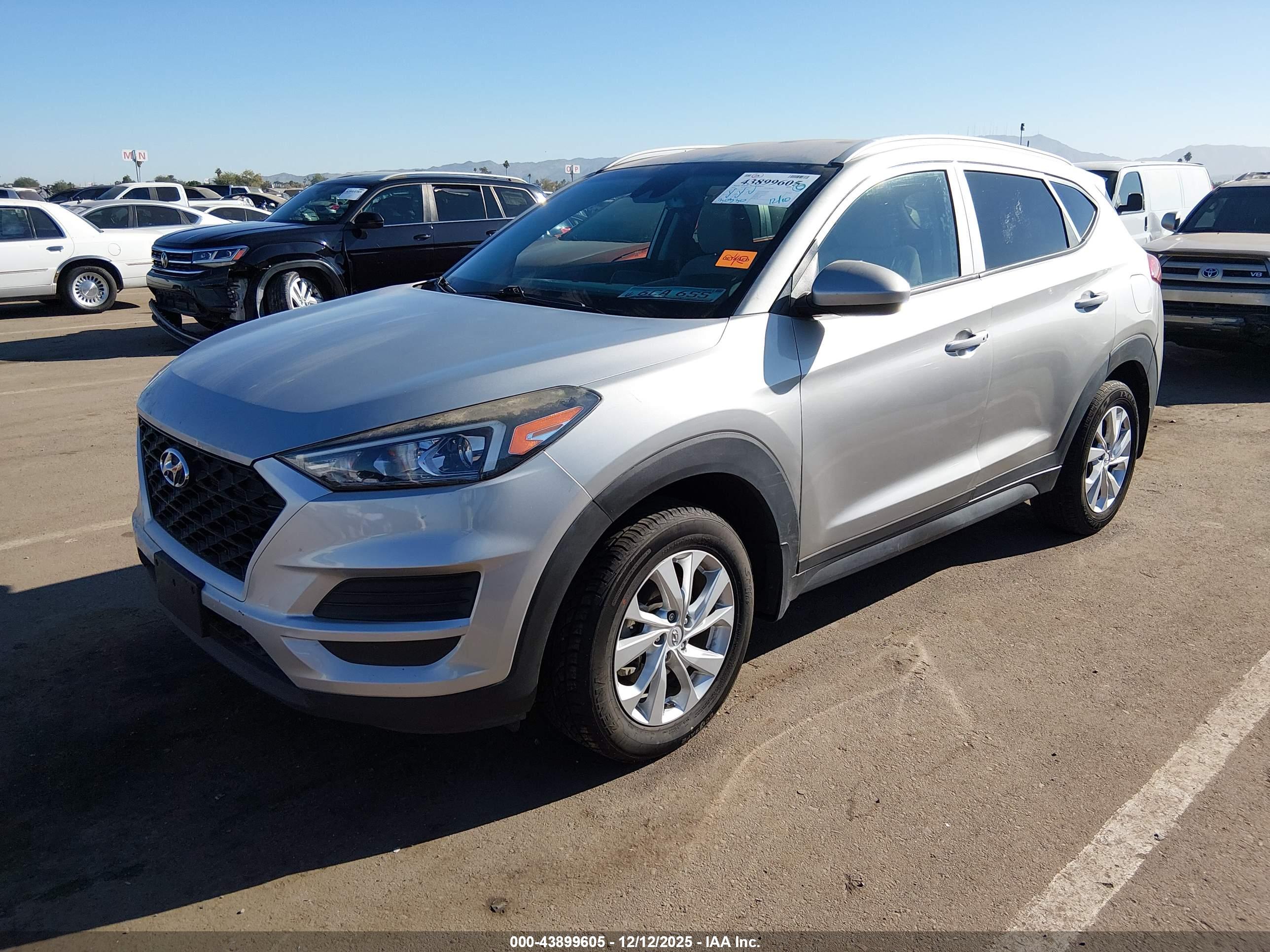HYUNDAI TUCSON image 2