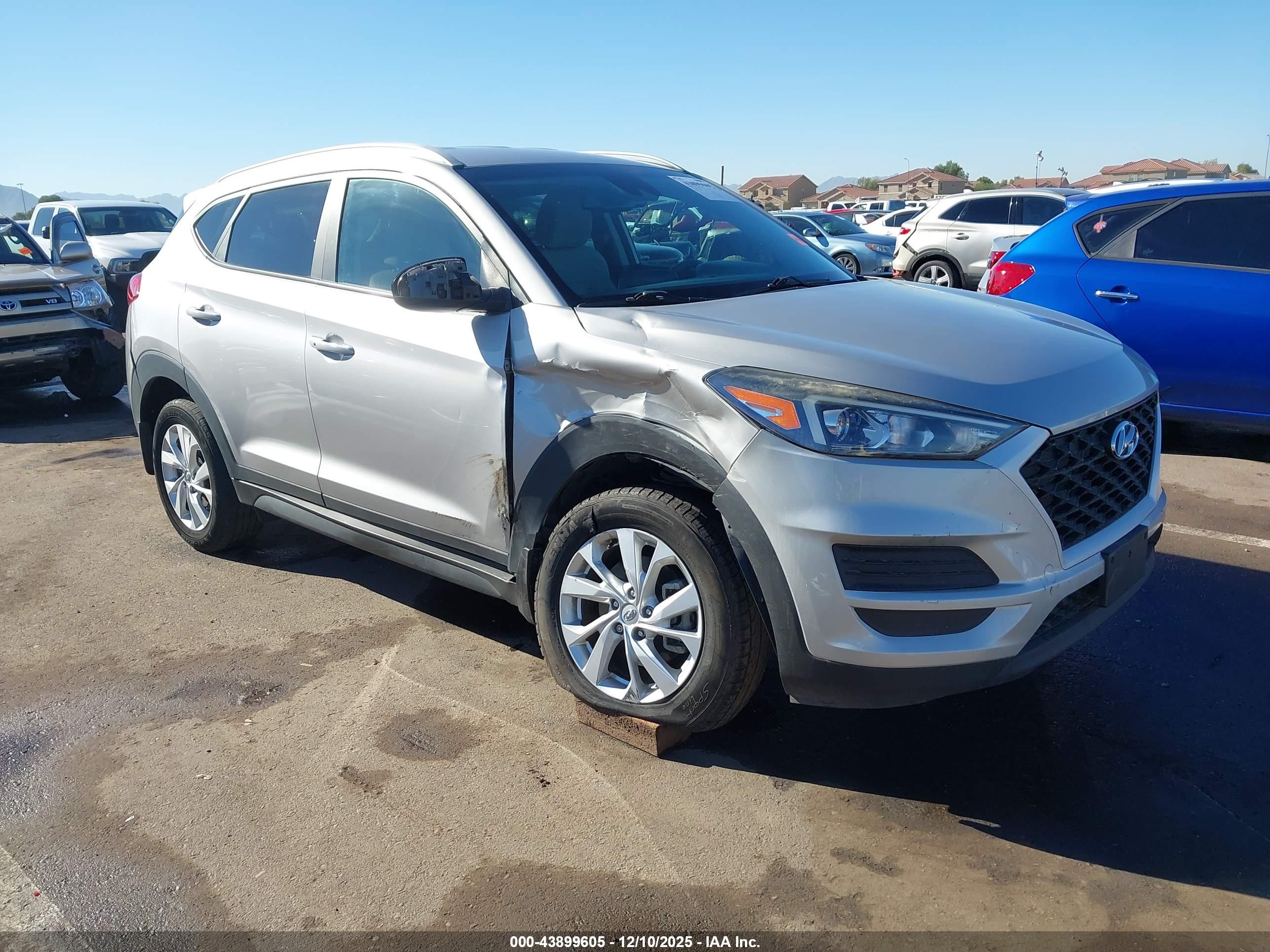 HYUNDAI TUCSON image 6