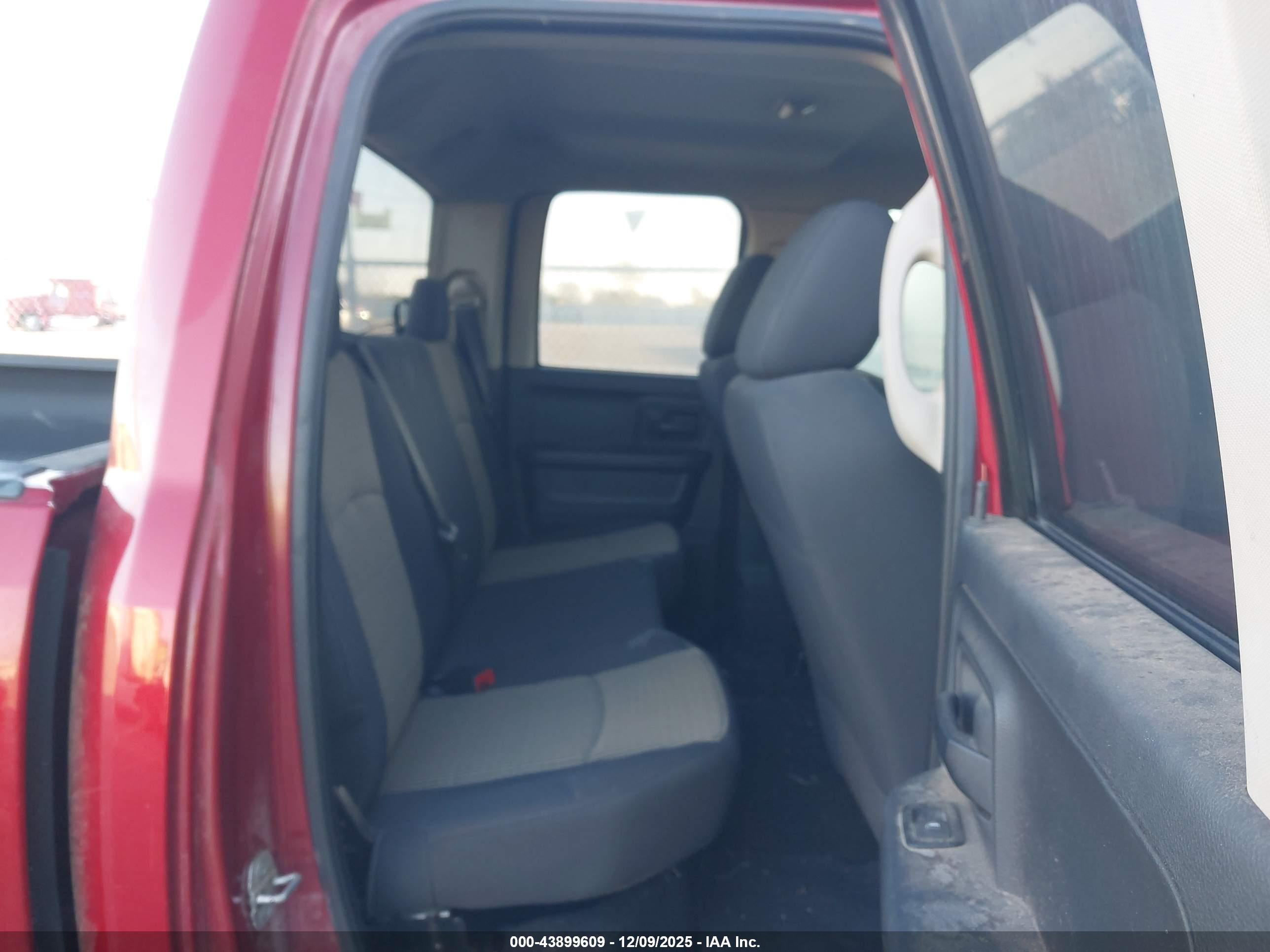 DODGE RAM image 8