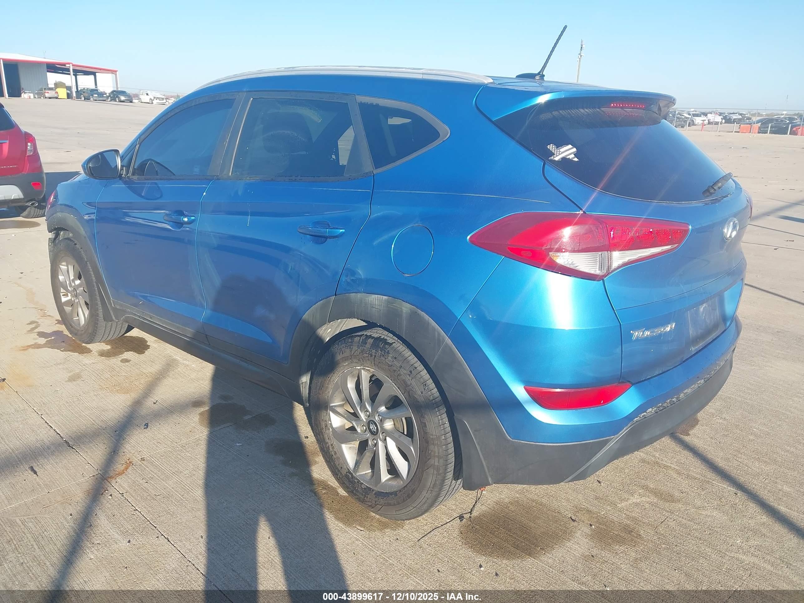 HYUNDAI TUCSON image 3