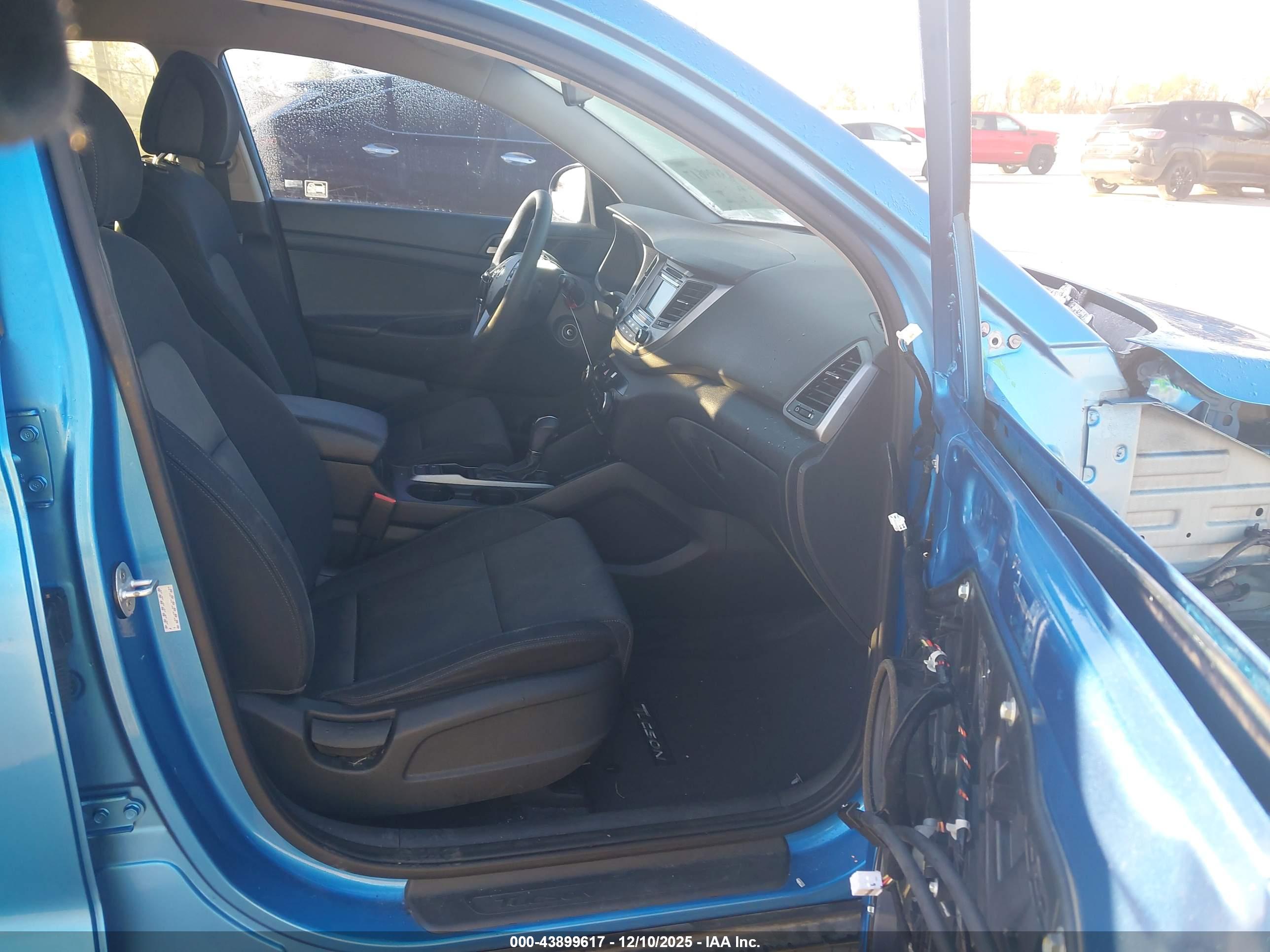 HYUNDAI TUCSON image 5