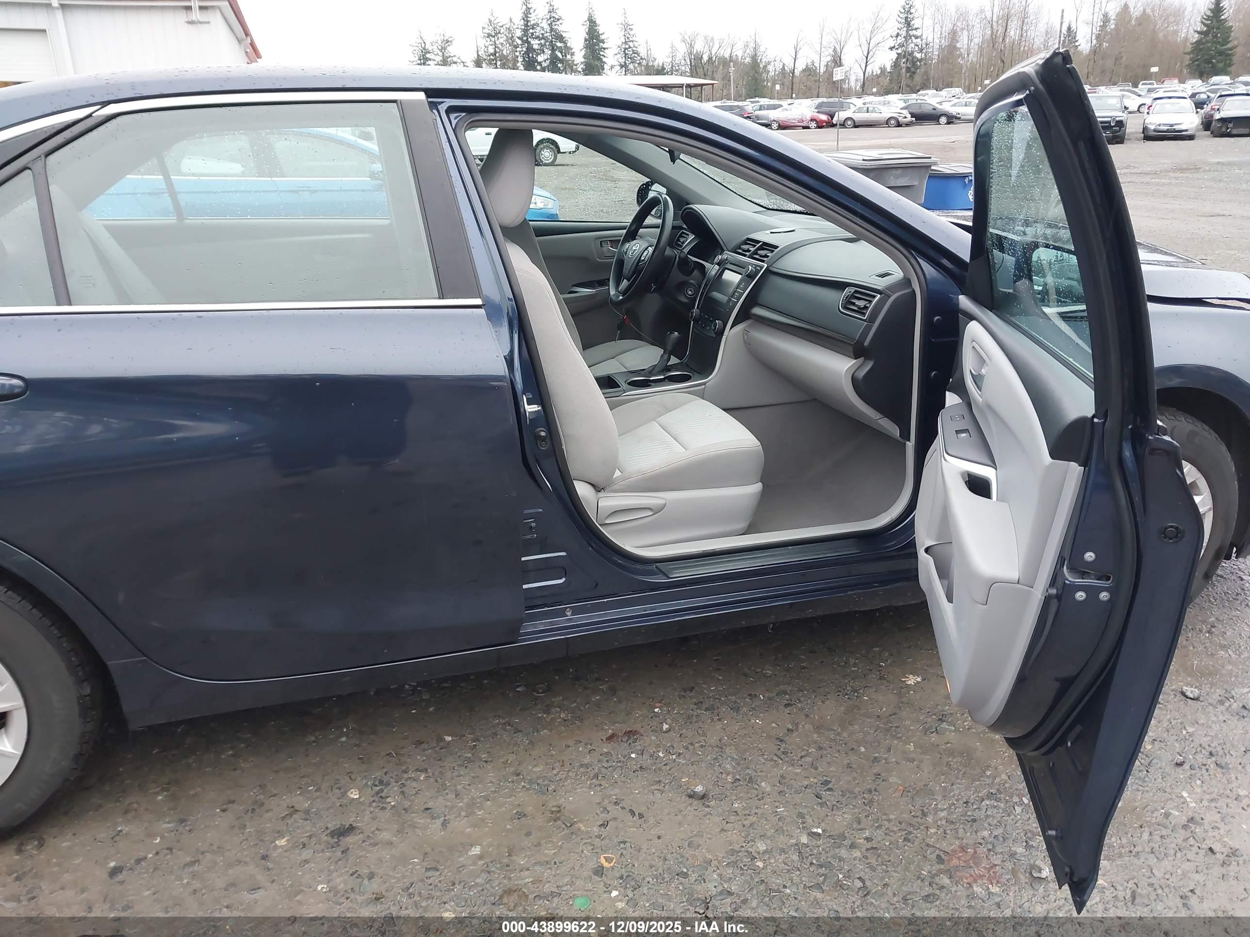 TOYOTA CAMRY image 5