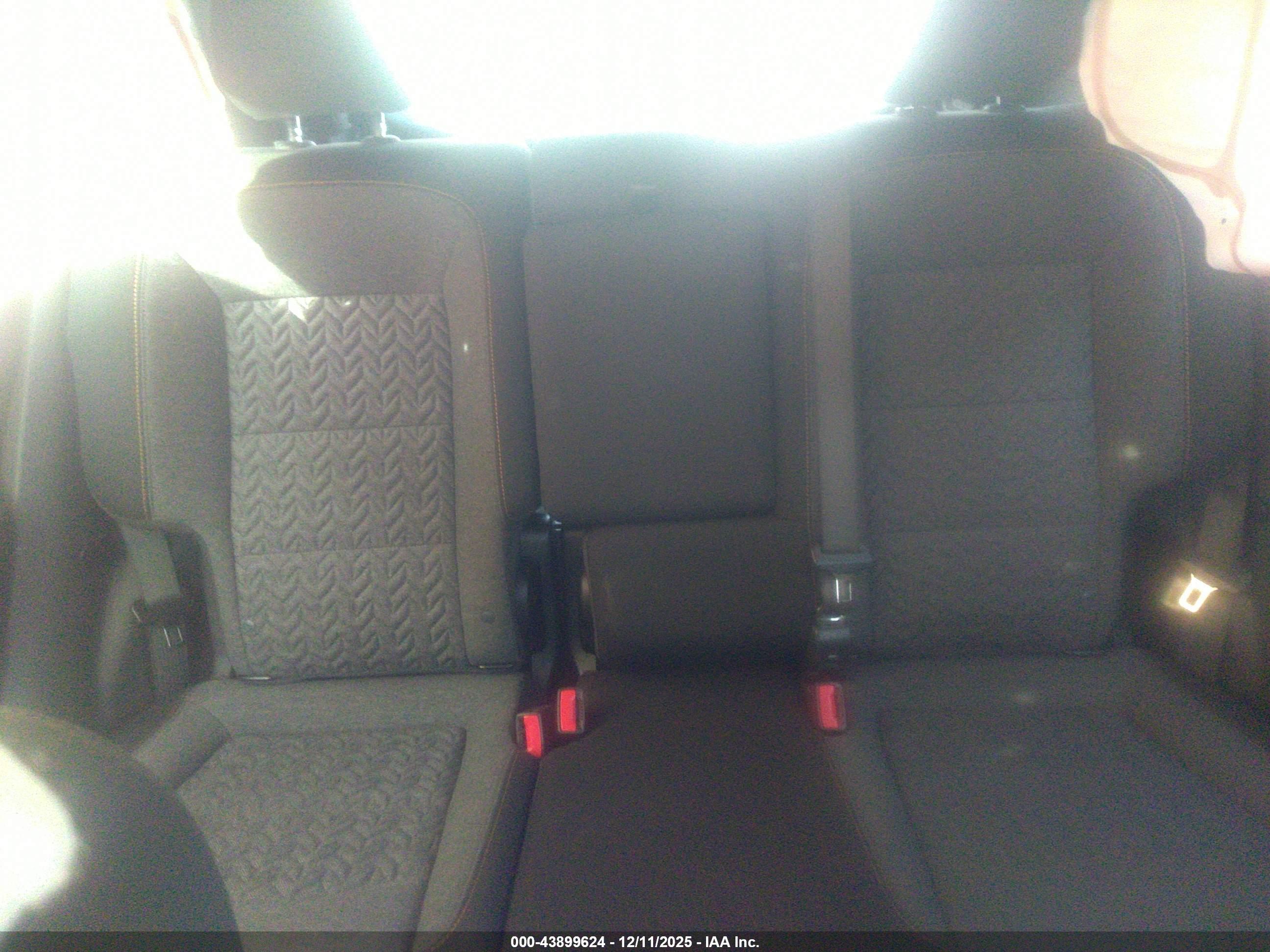 CHEVROLET EQUINOX image 8
