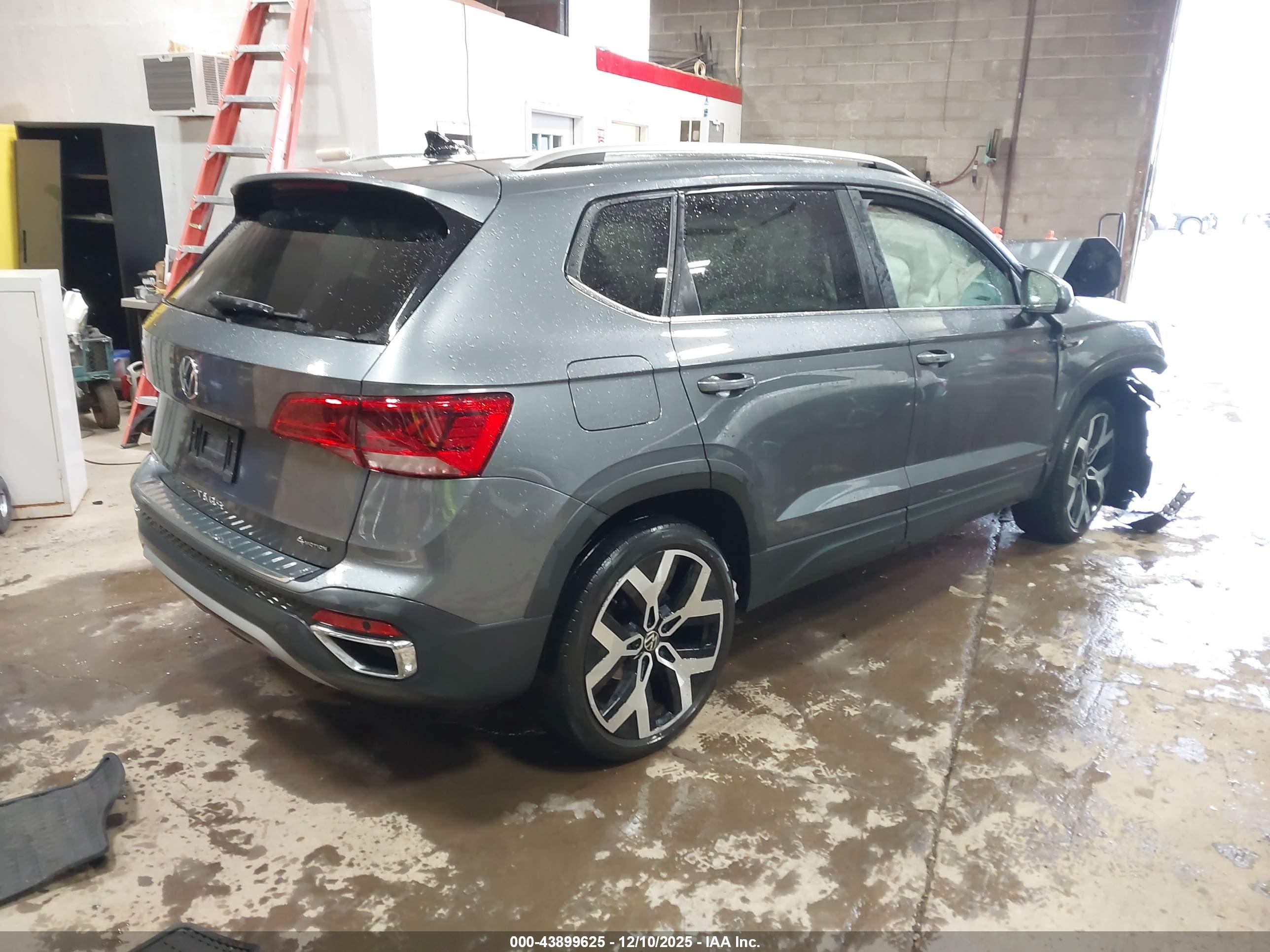 VOLKSWAGEN TAOS image 4