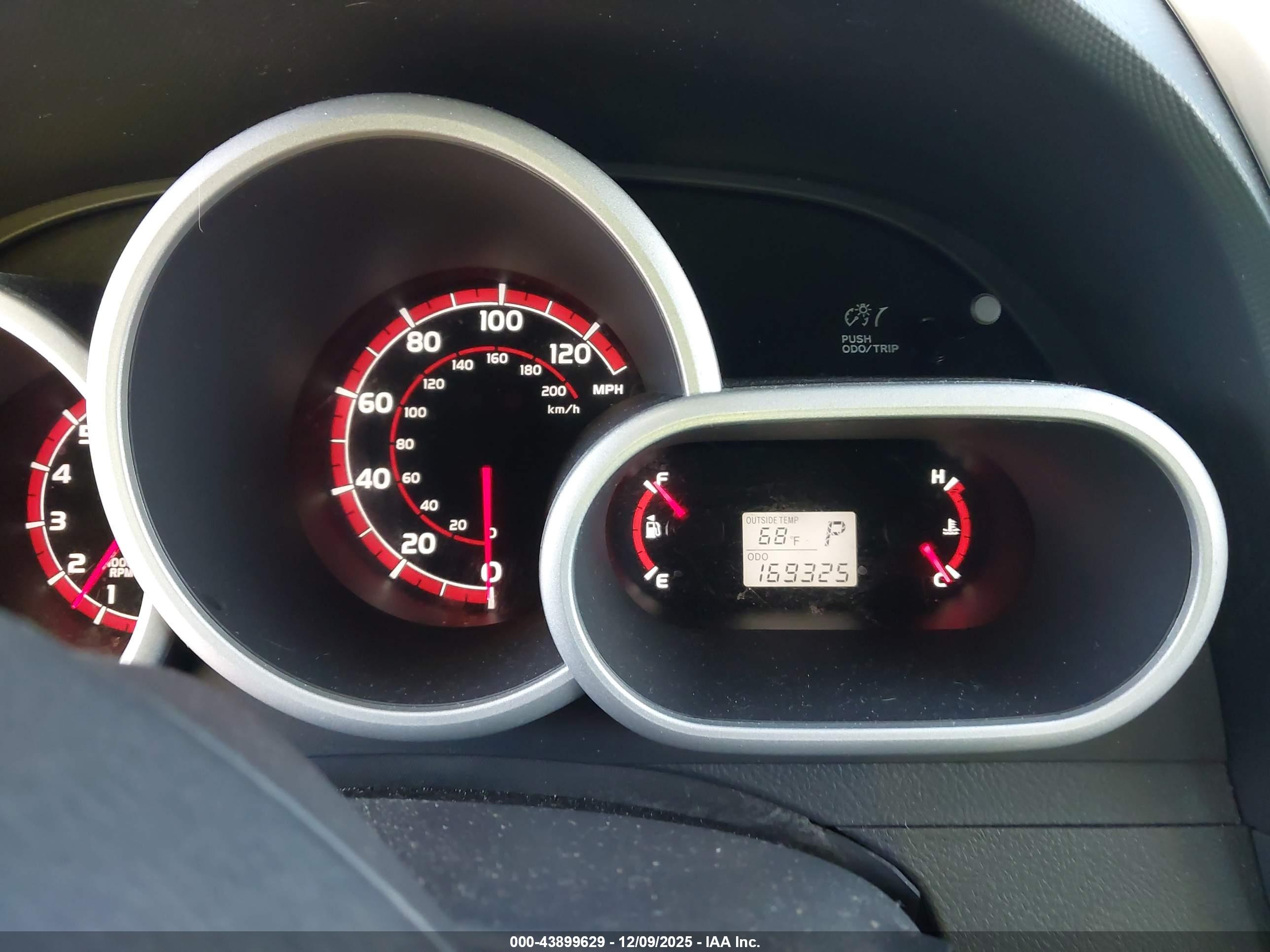 TOYOTA MATRIX image 7
