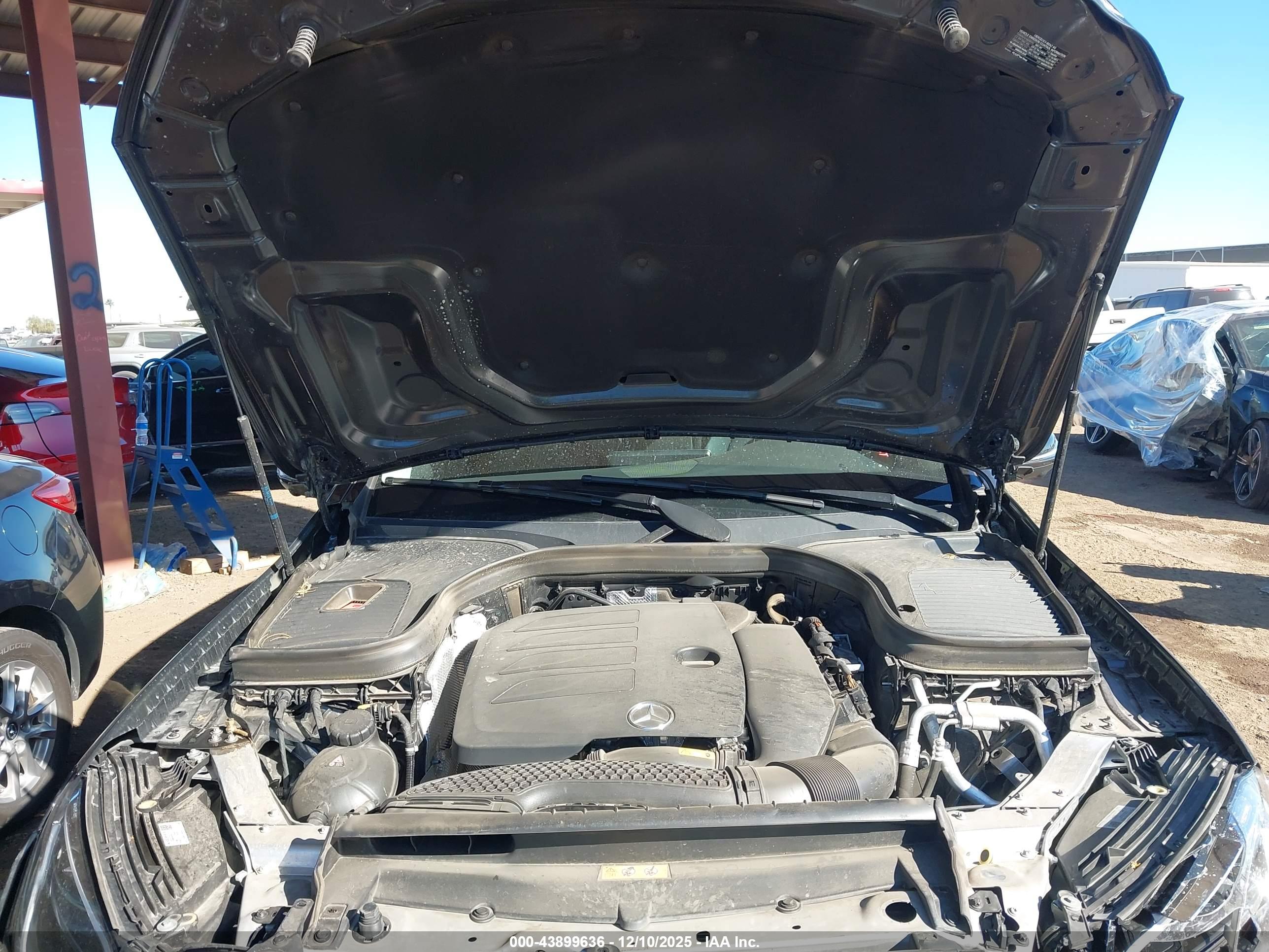 MERCEDES-BENZ GLC image 10