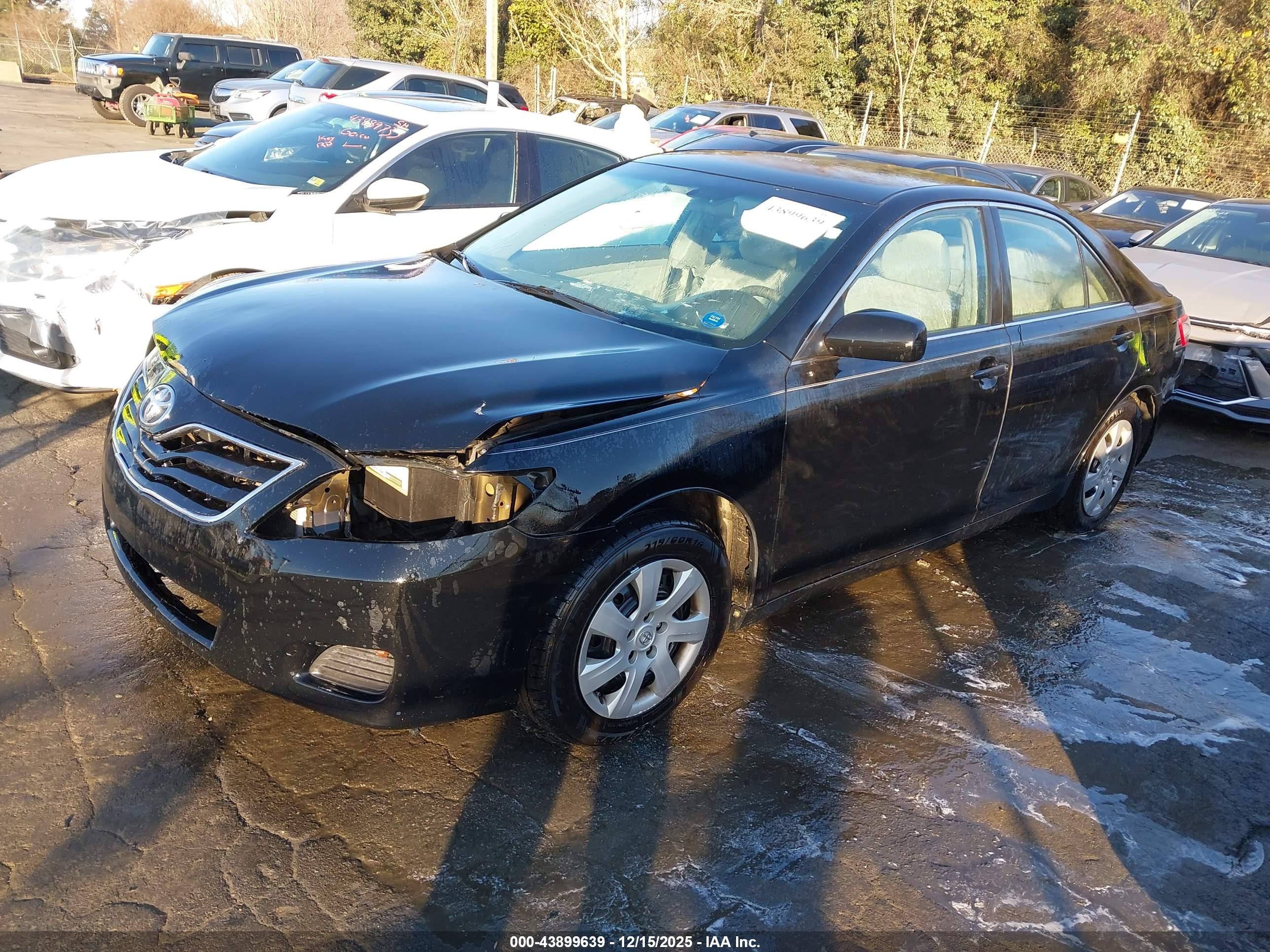 TOYOTA CAMRY image 2
