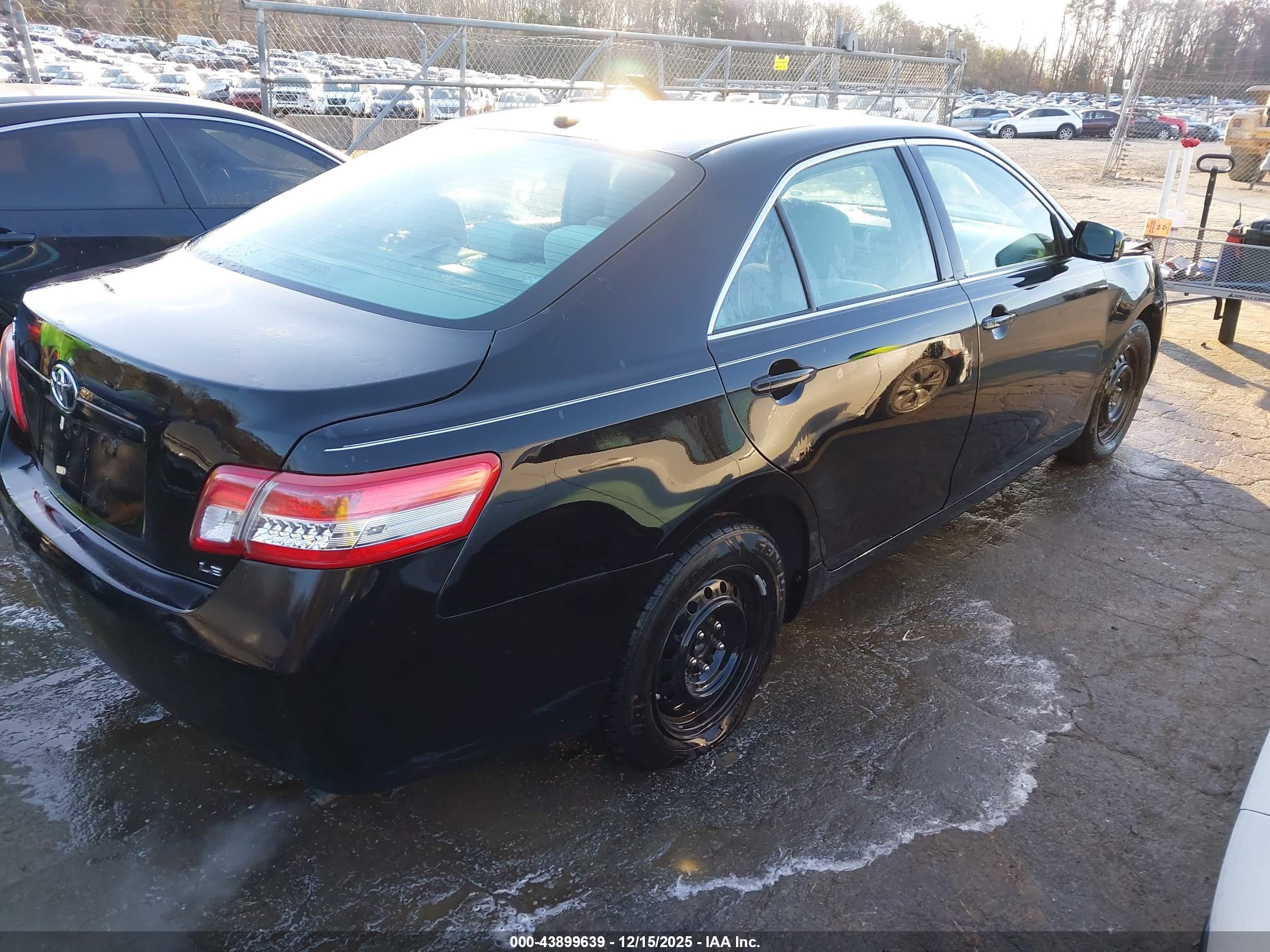 TOYOTA CAMRY image 4