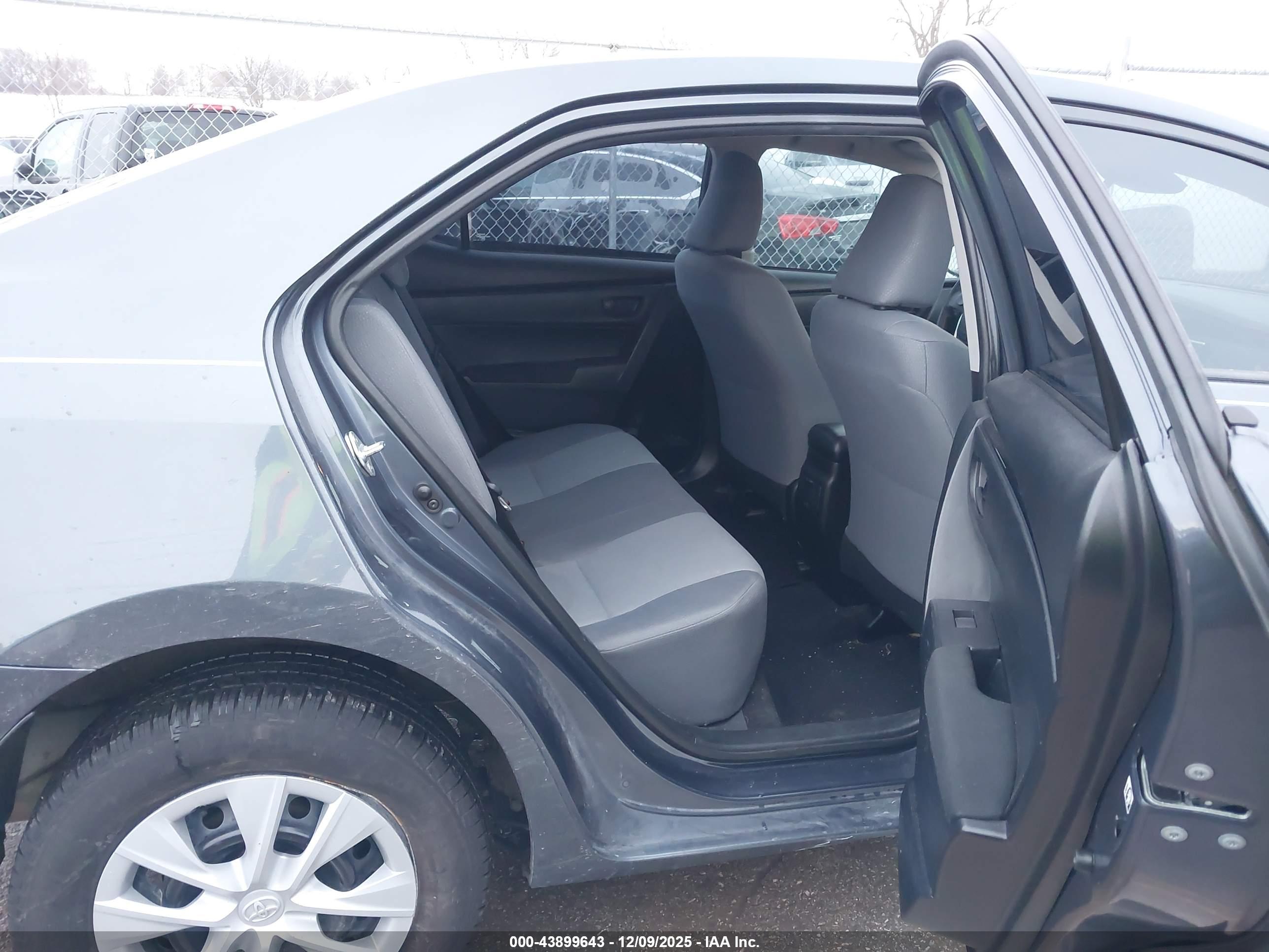 TOYOTA COROLLA image 8