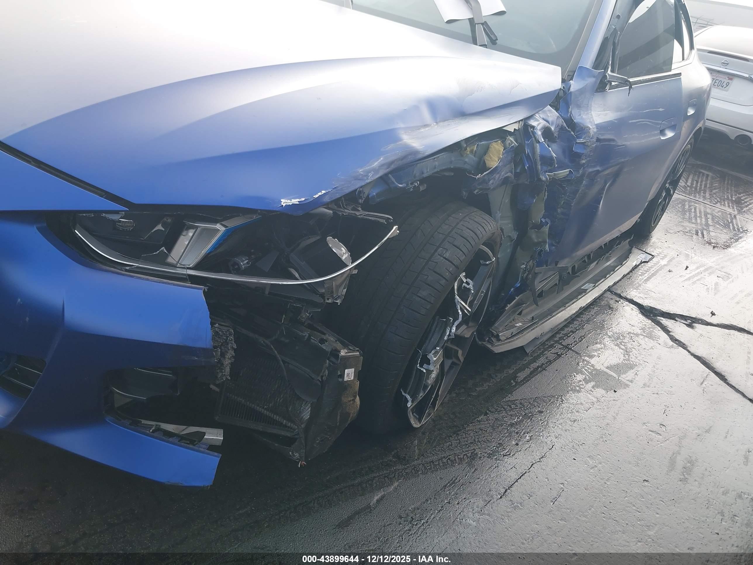 BMW M440I image 6