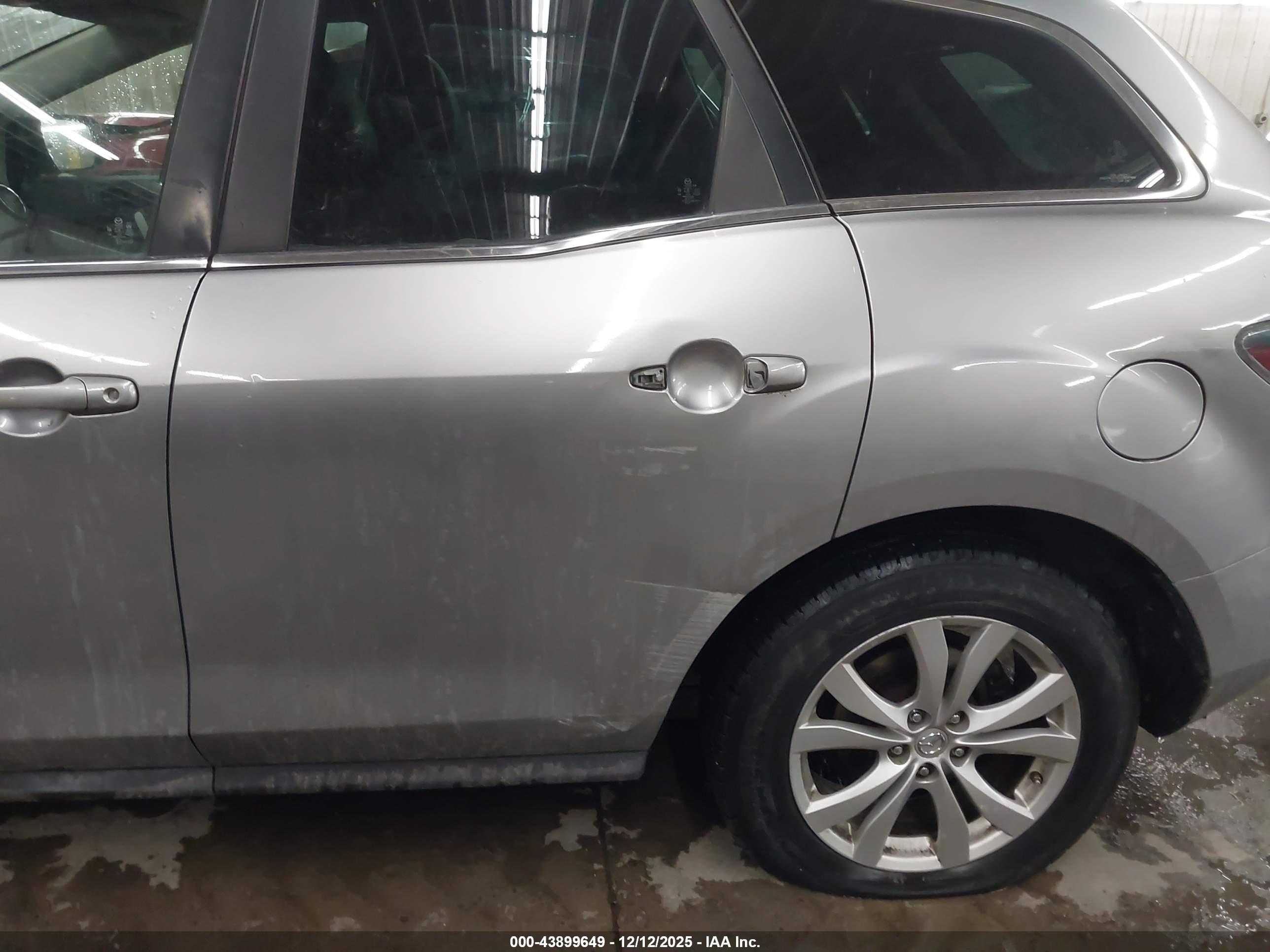 MAZDA CX-7 image 6