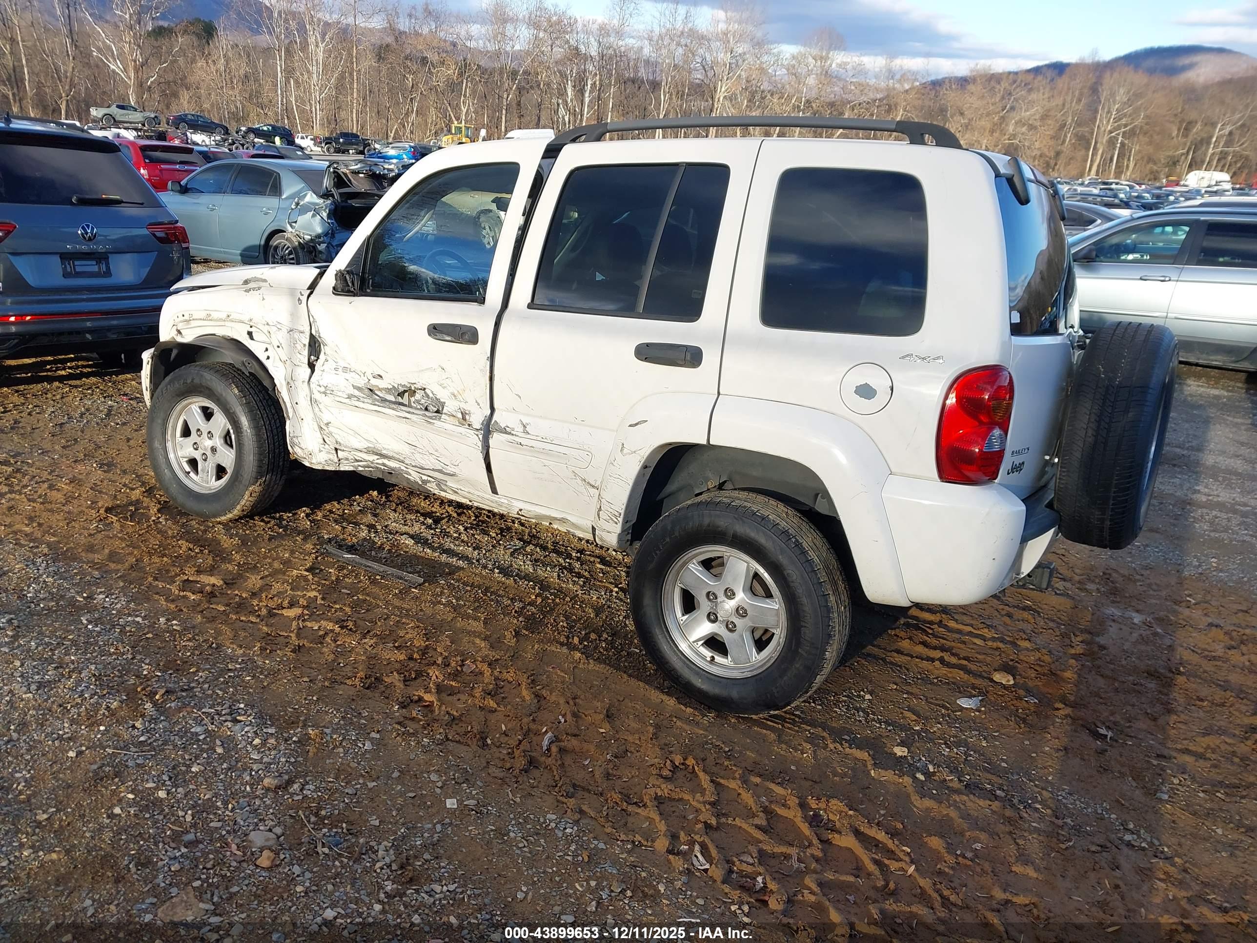 JEEP LIBERTY image 3