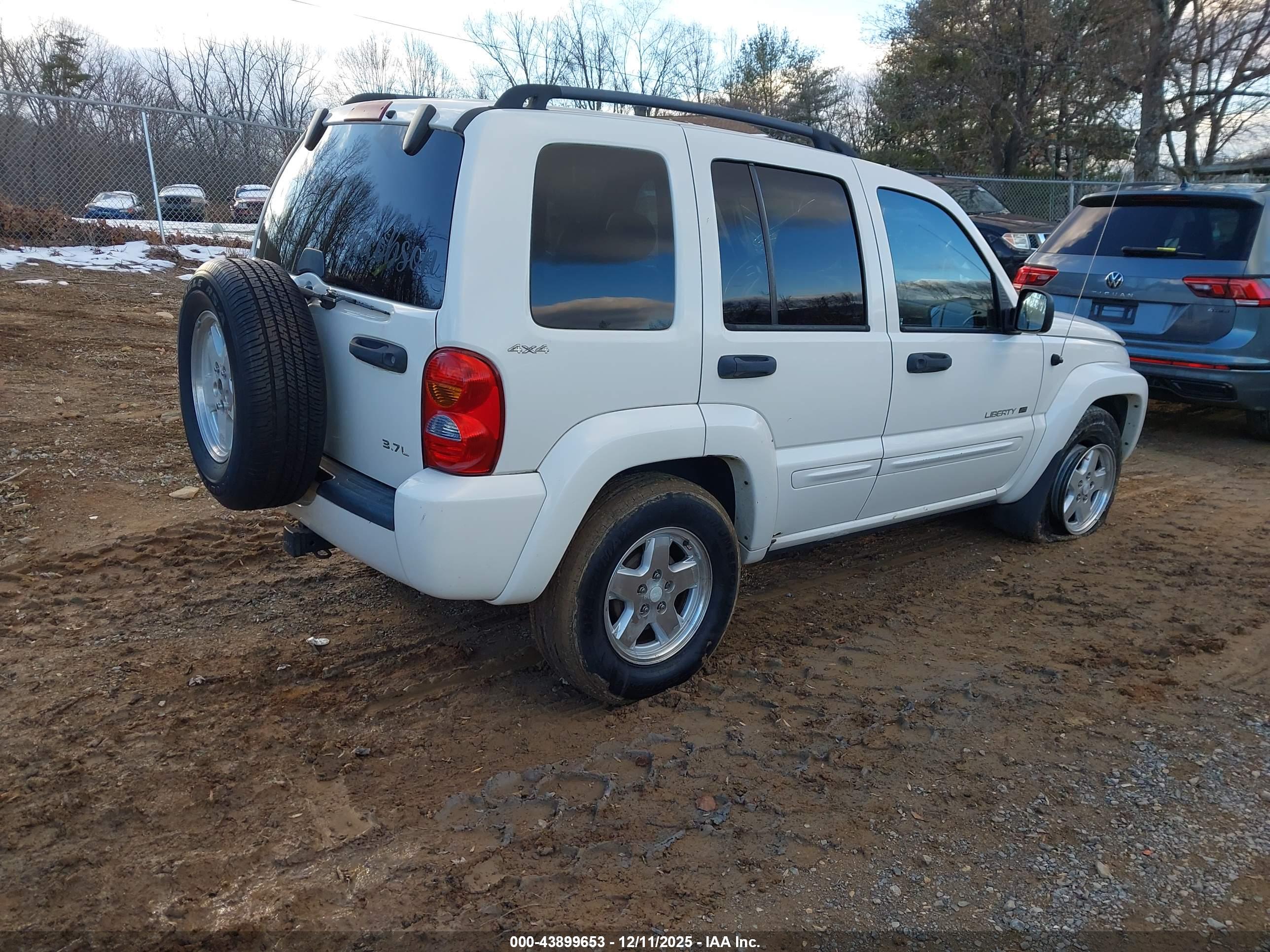 JEEP LIBERTY image 4