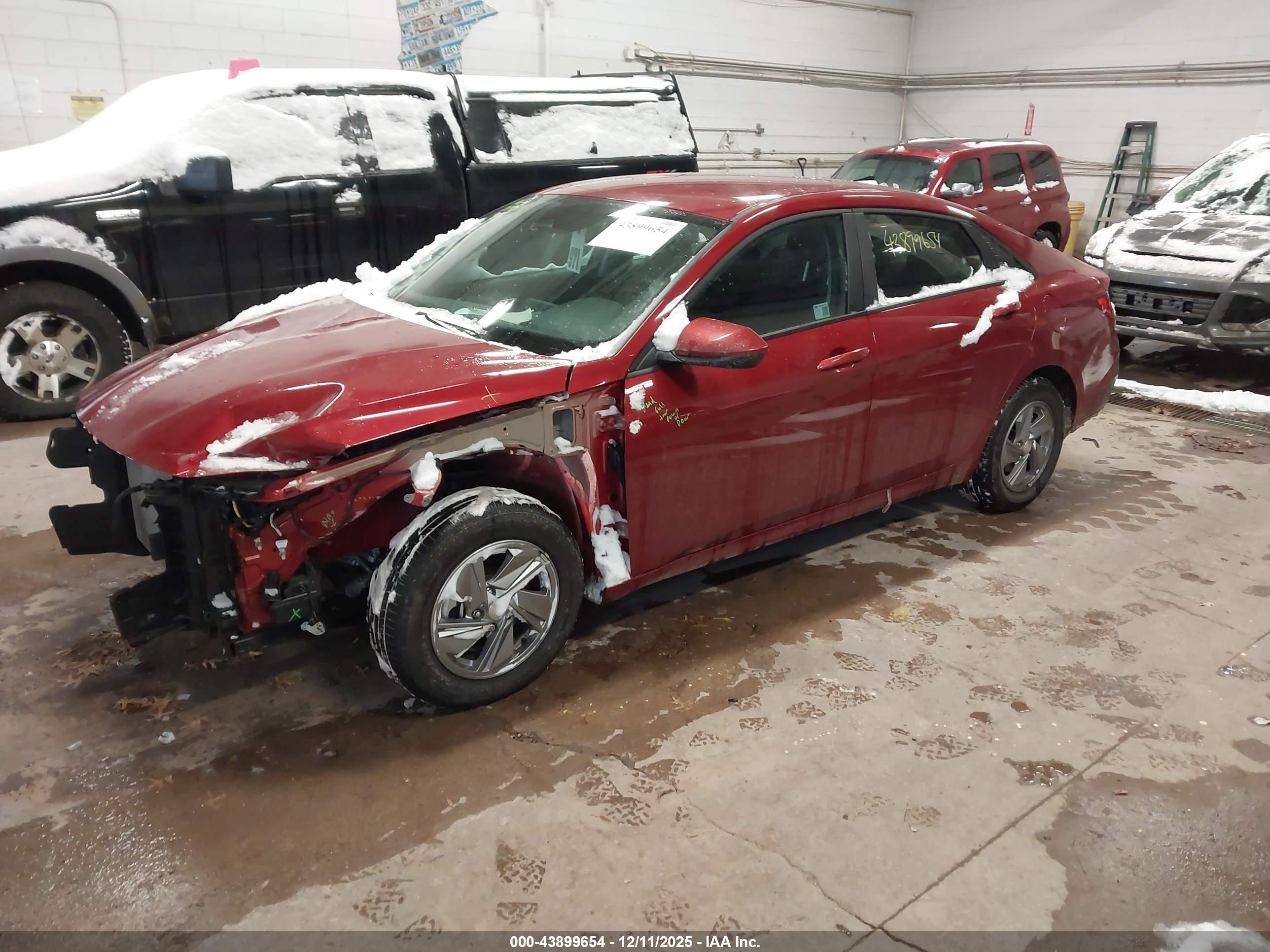 HYUNDAI ELANTRA image 2