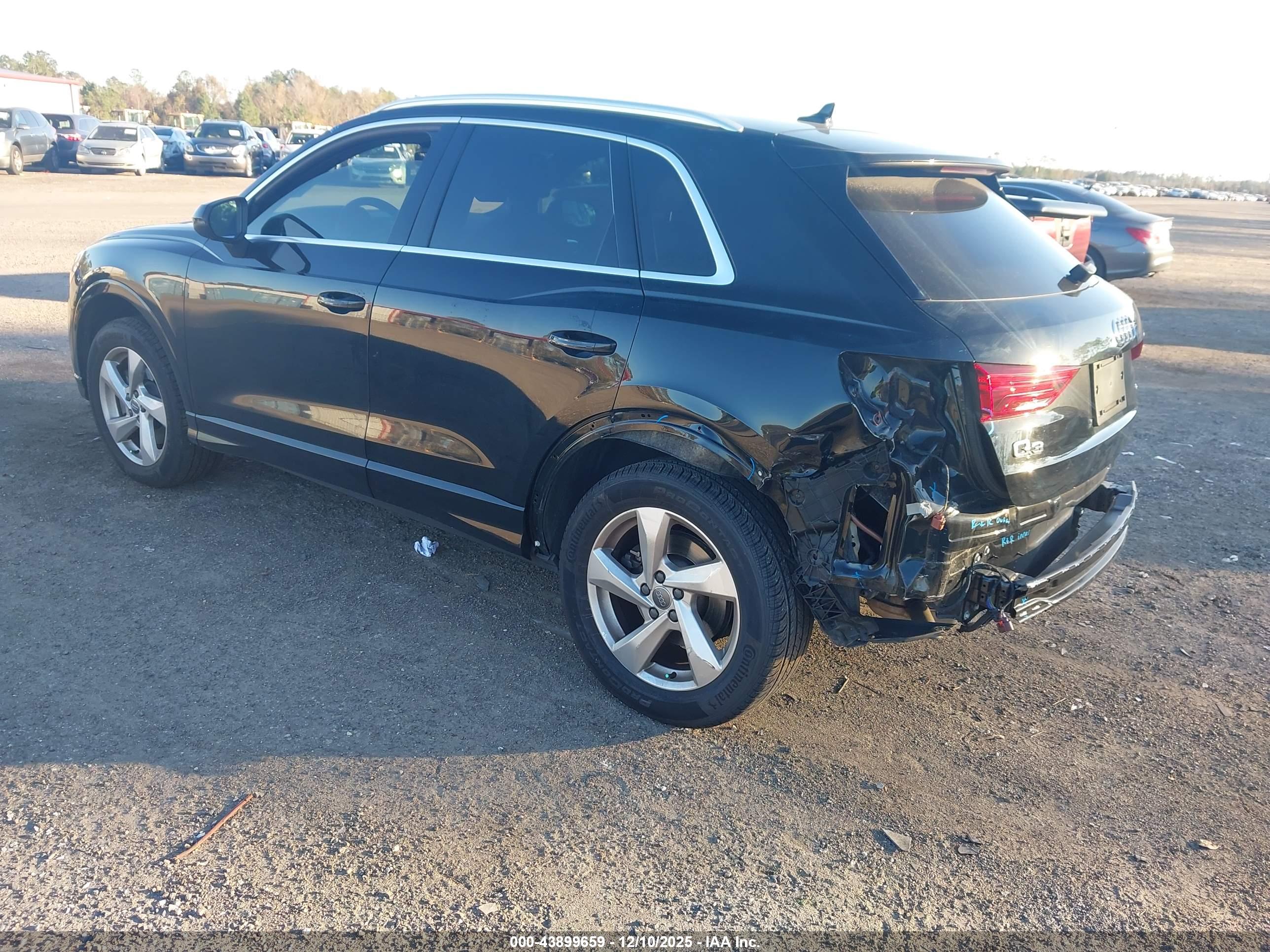 AUDI Q3 image 3