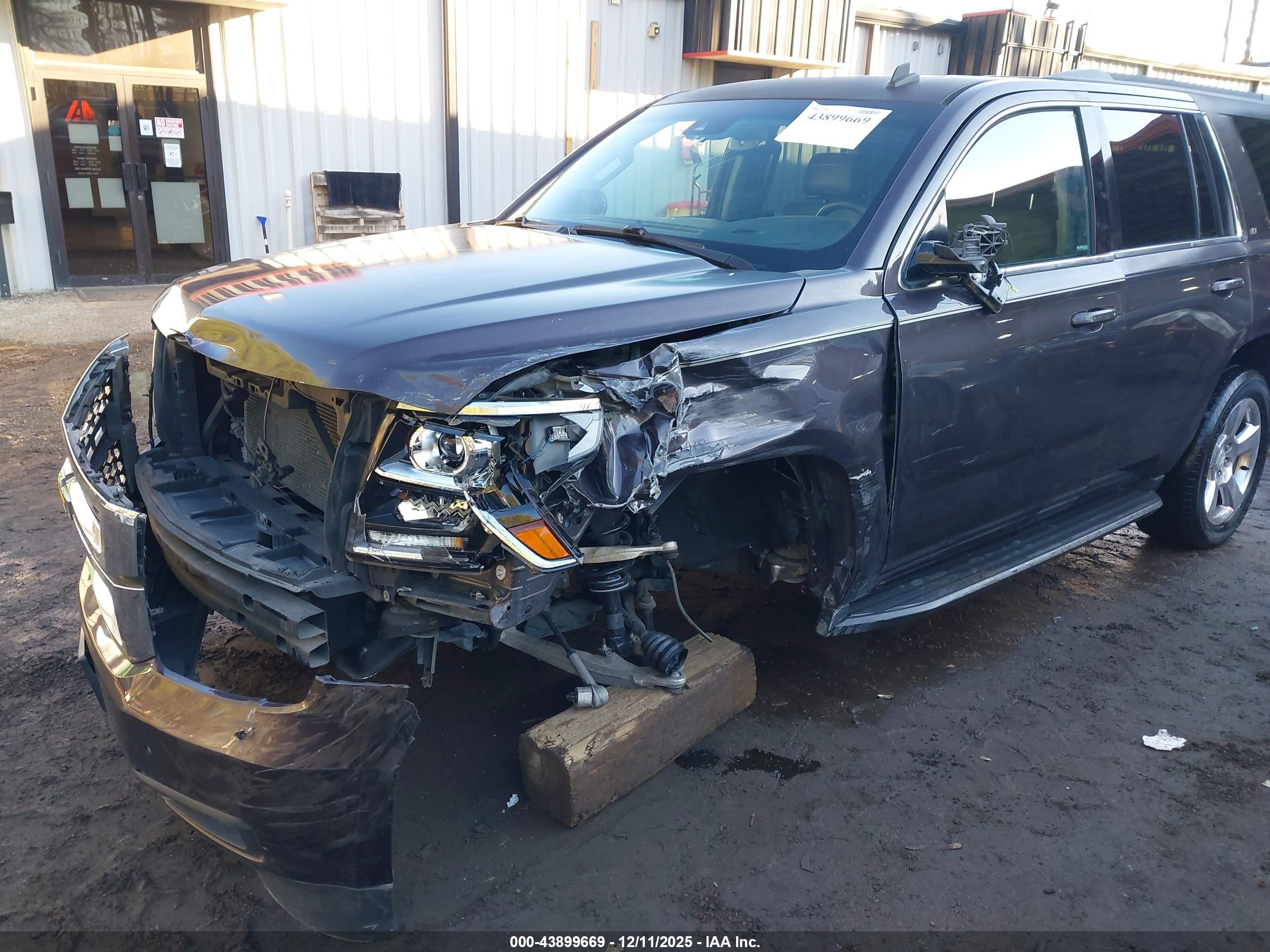 CHEVROLET TAHOE image 6