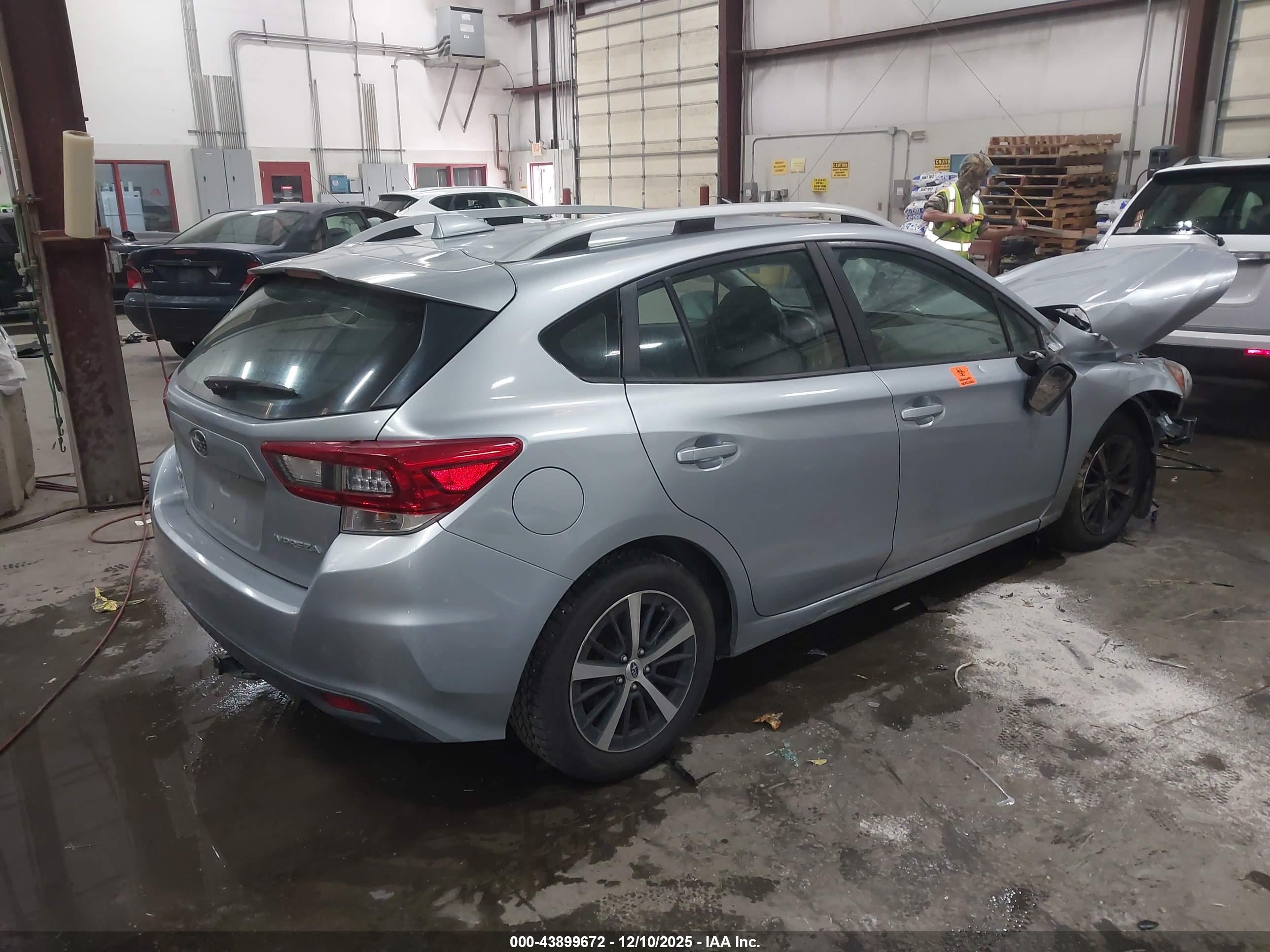 SUBARU IMPREZA image 4
