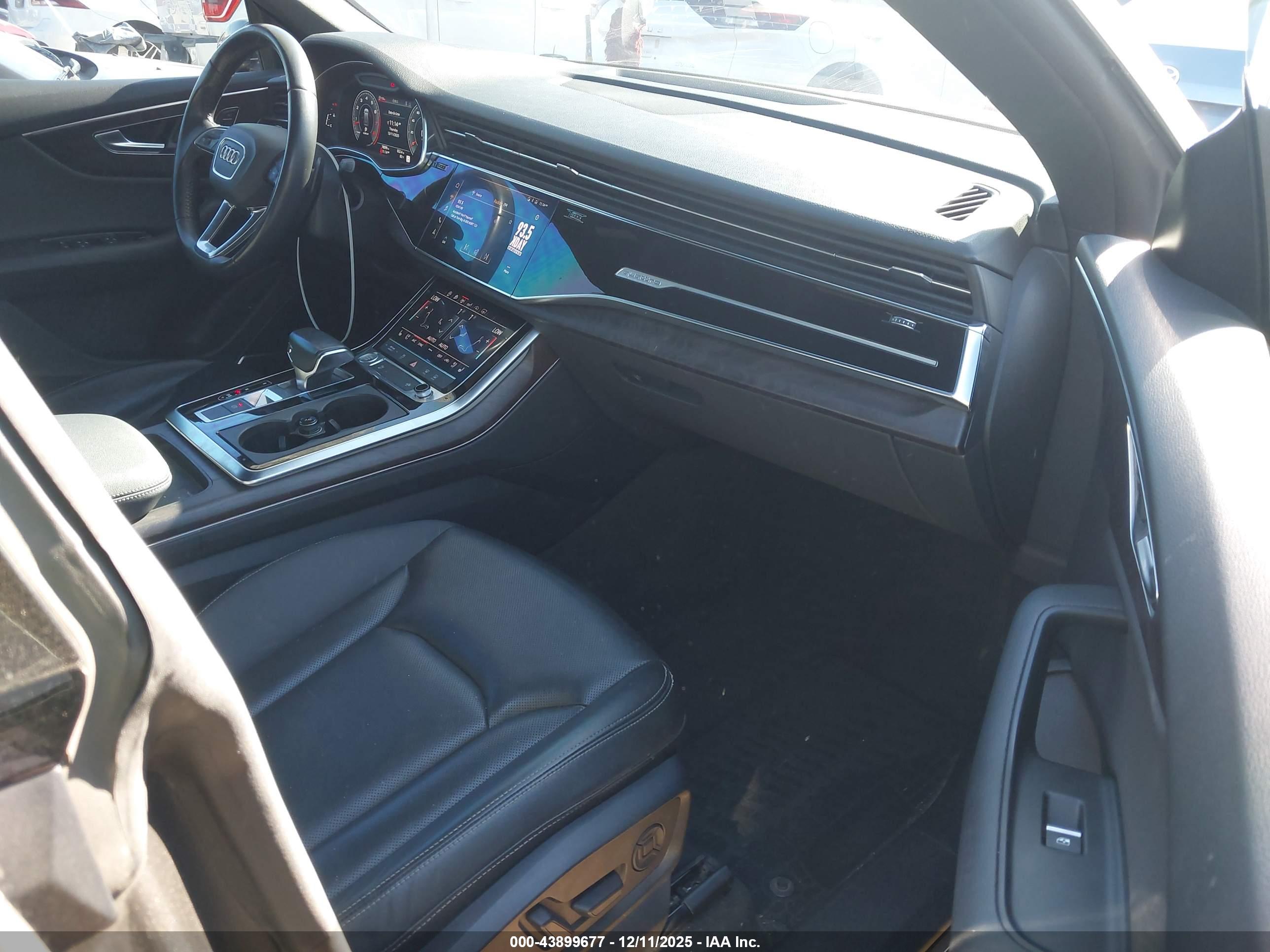 AUDI Q8 image 5