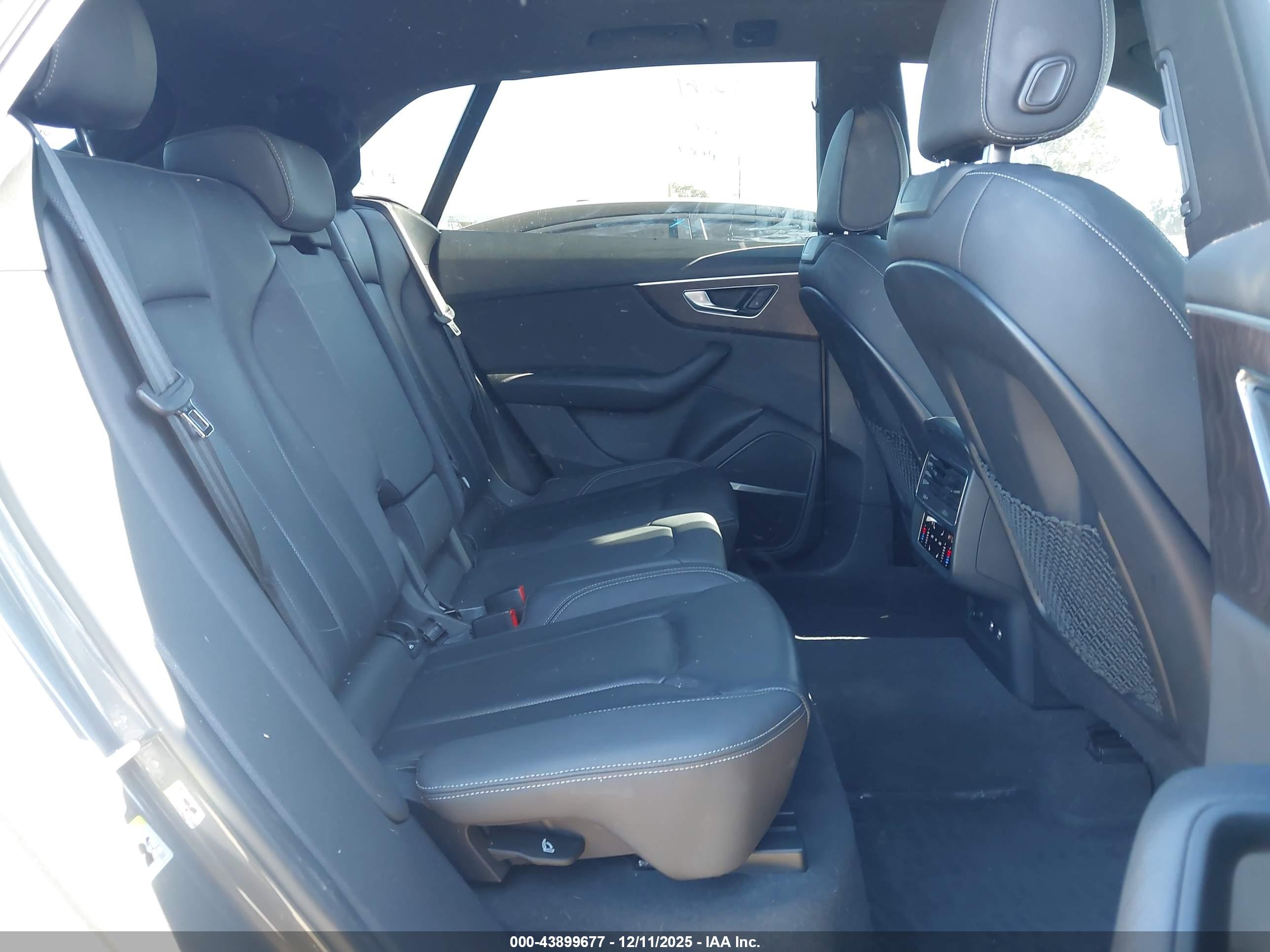 AUDI Q8 image 8