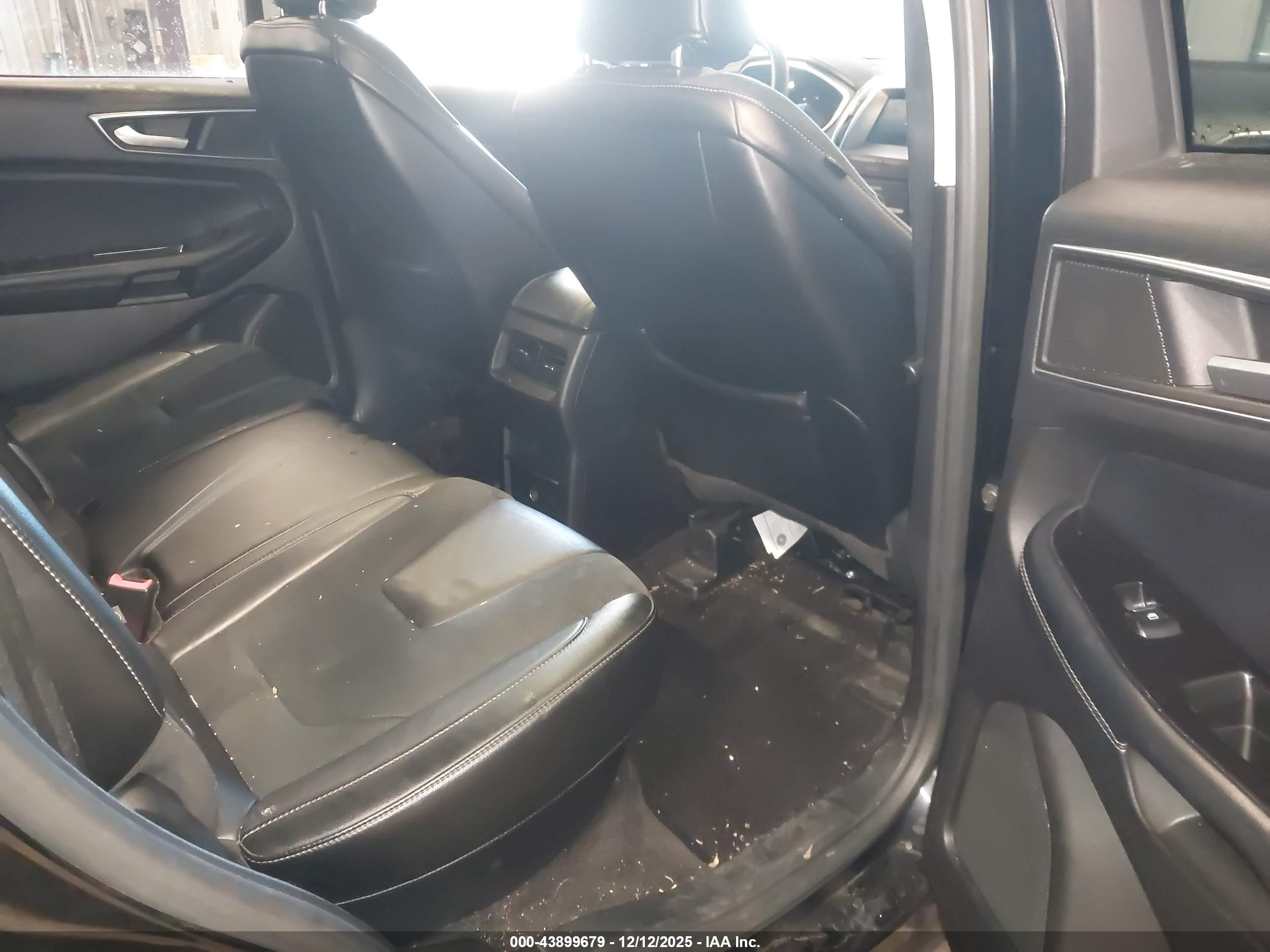 FORD EDGE image 8