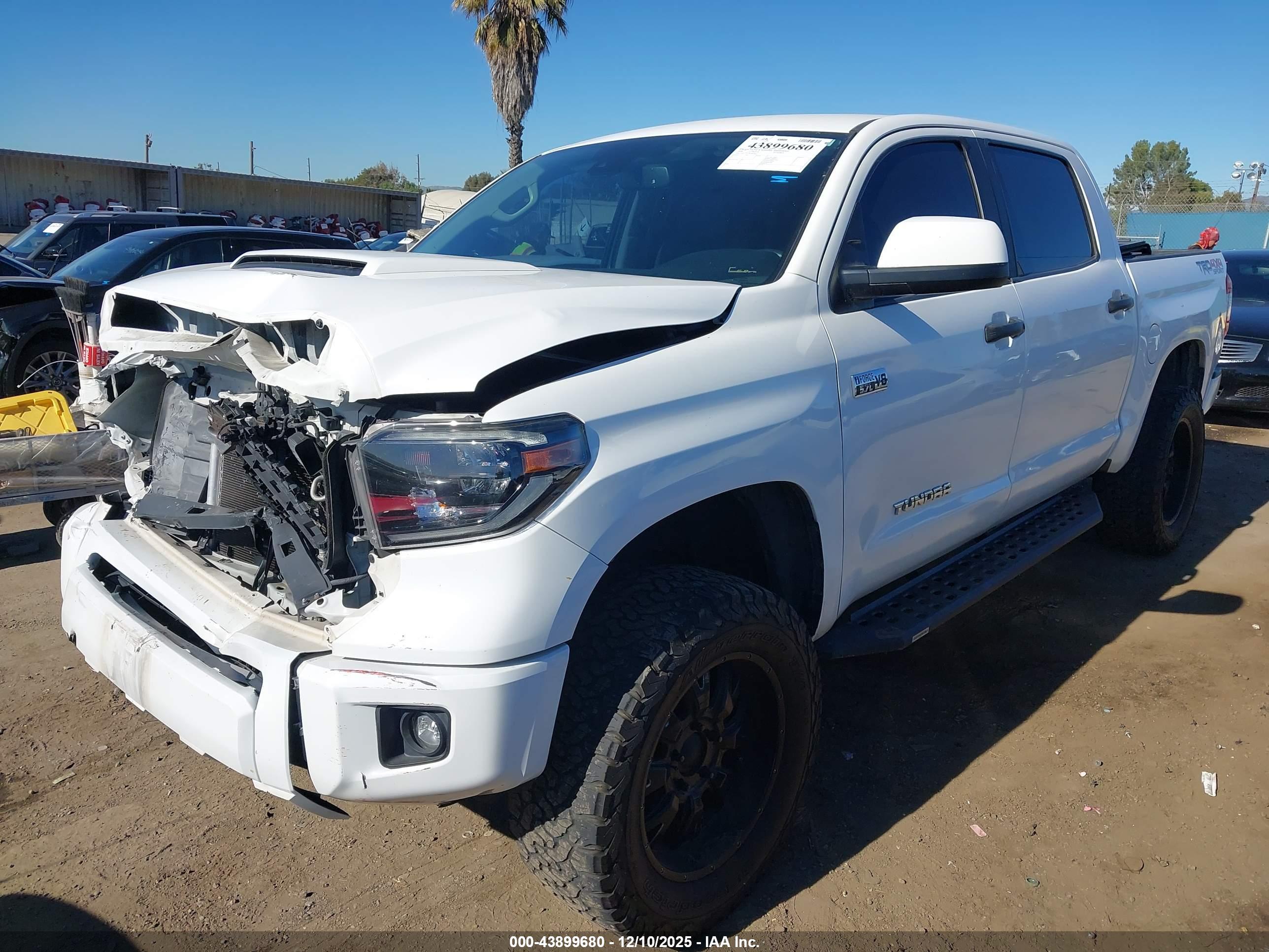 TOYOTA TUNDRA image 2