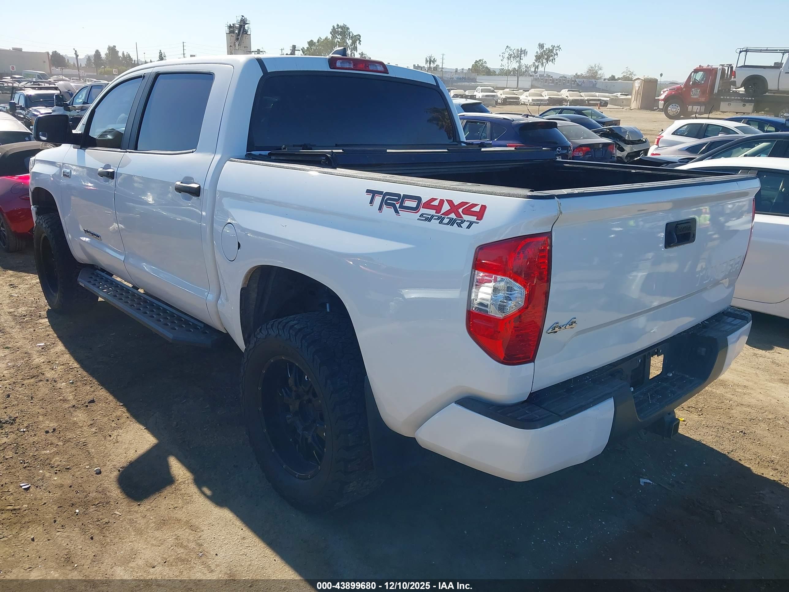 TOYOTA TUNDRA image 3