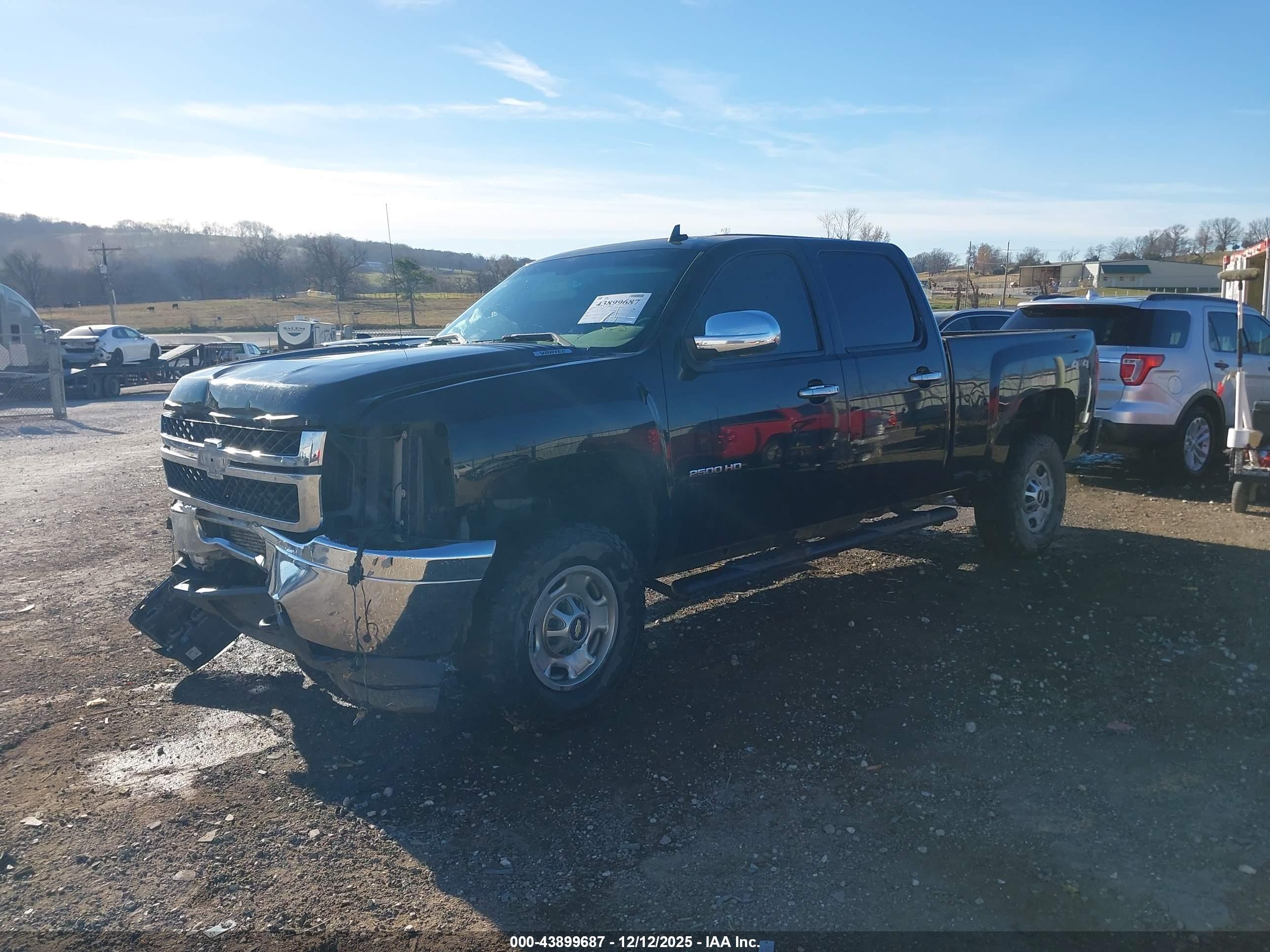 CHEVROLET SILVERADO image 2