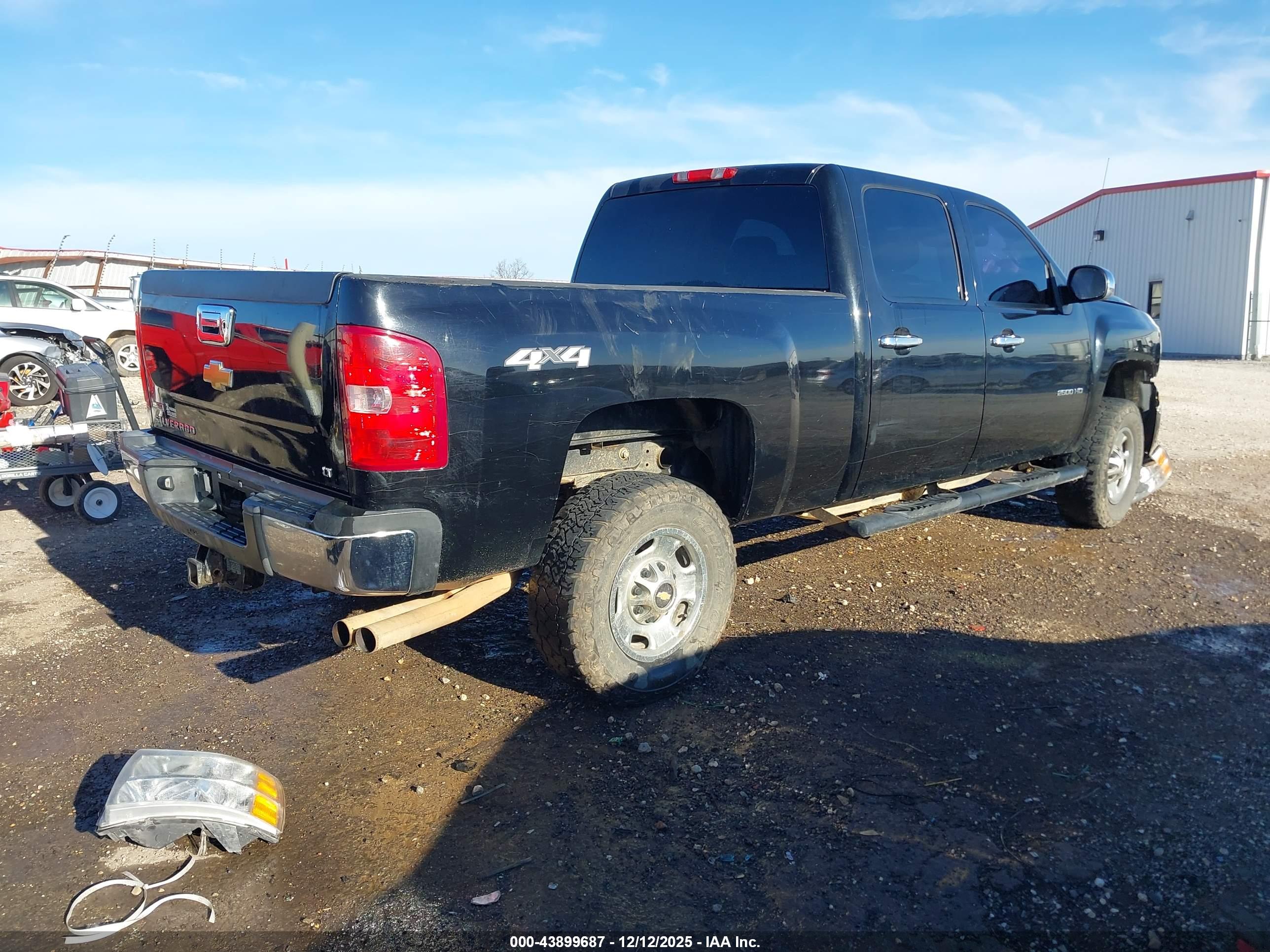 CHEVROLET SILVERADO image 4