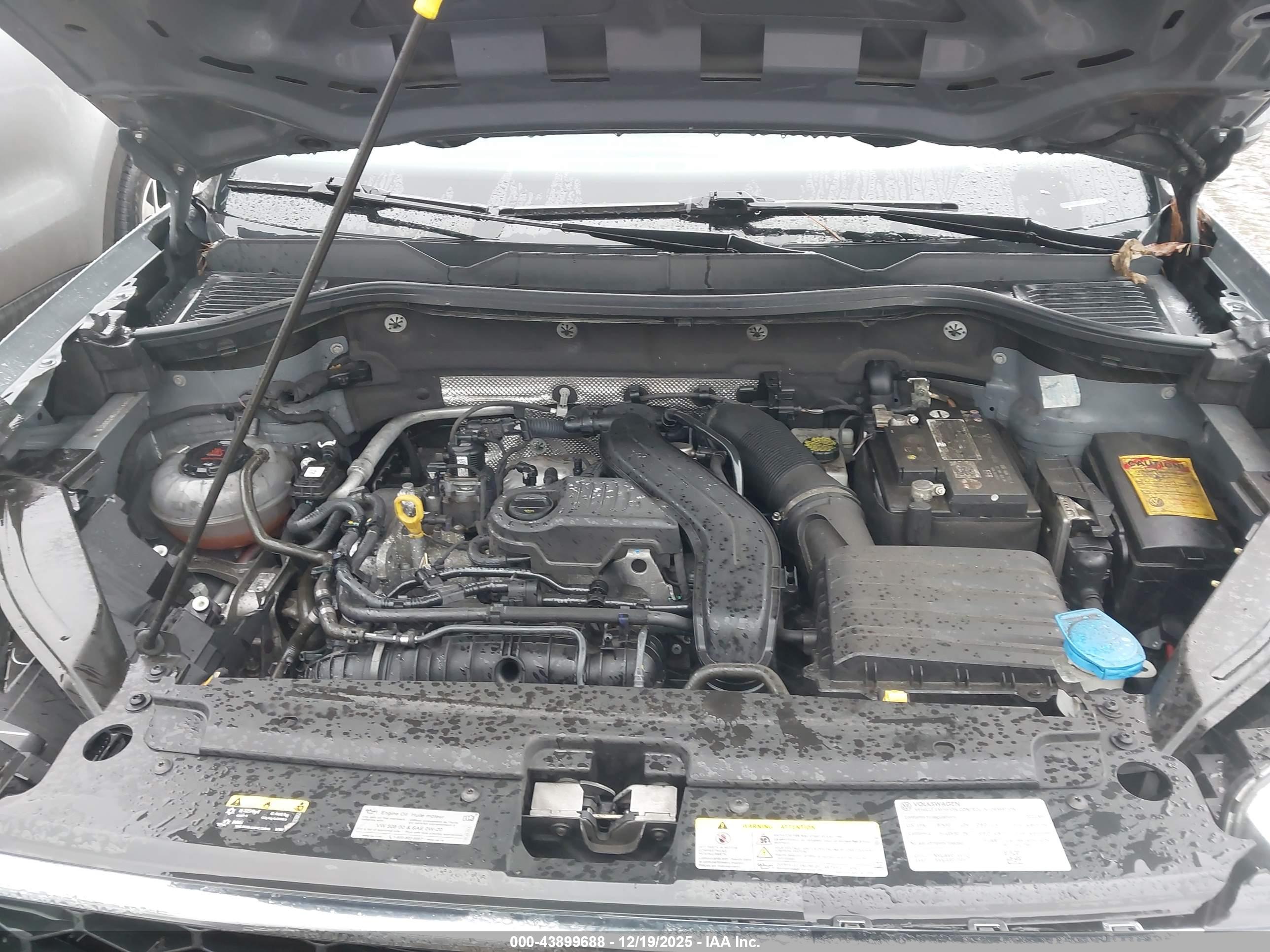 VOLKSWAGEN TAOS image 10