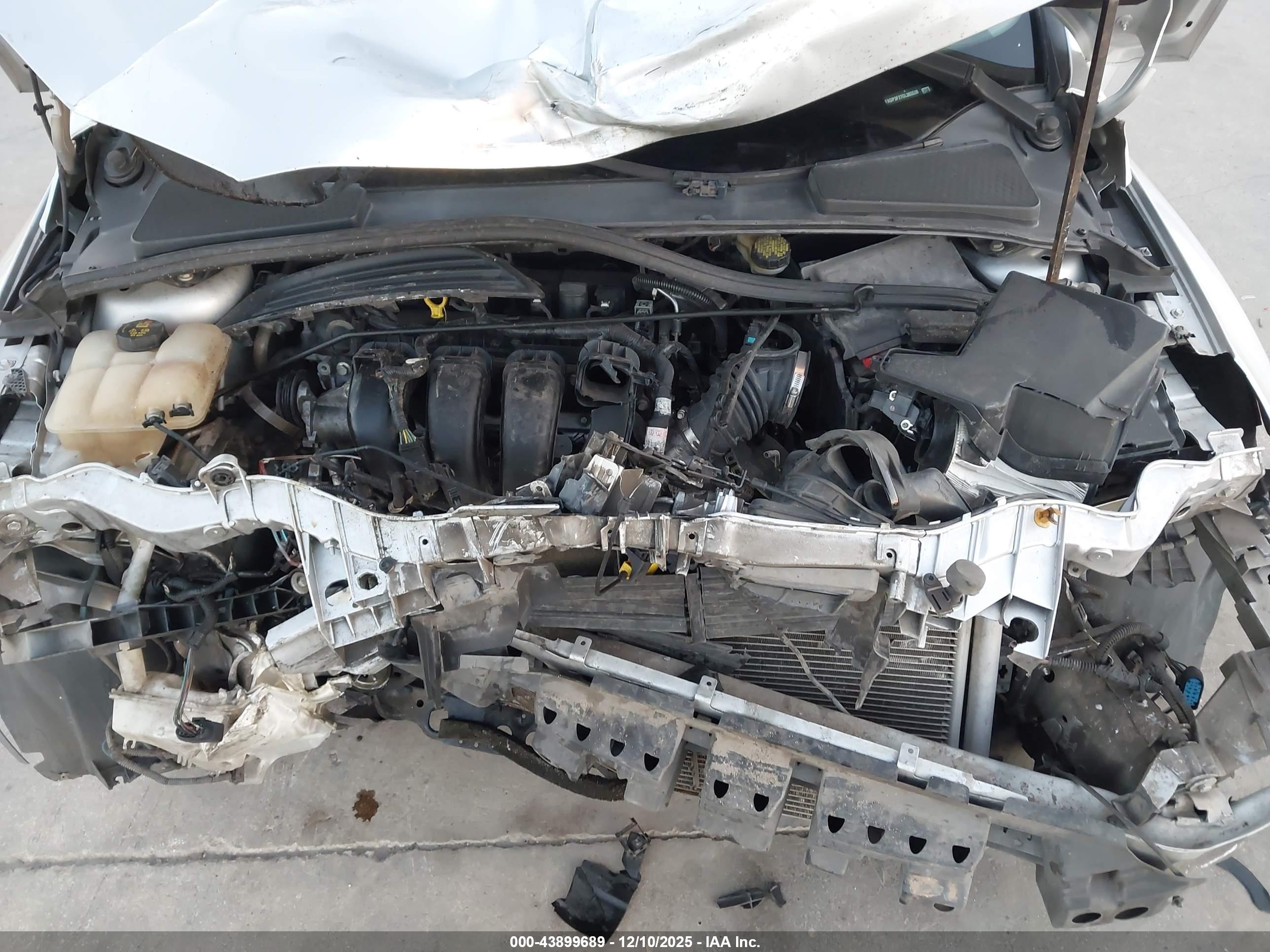 FORD FOCUS image 10