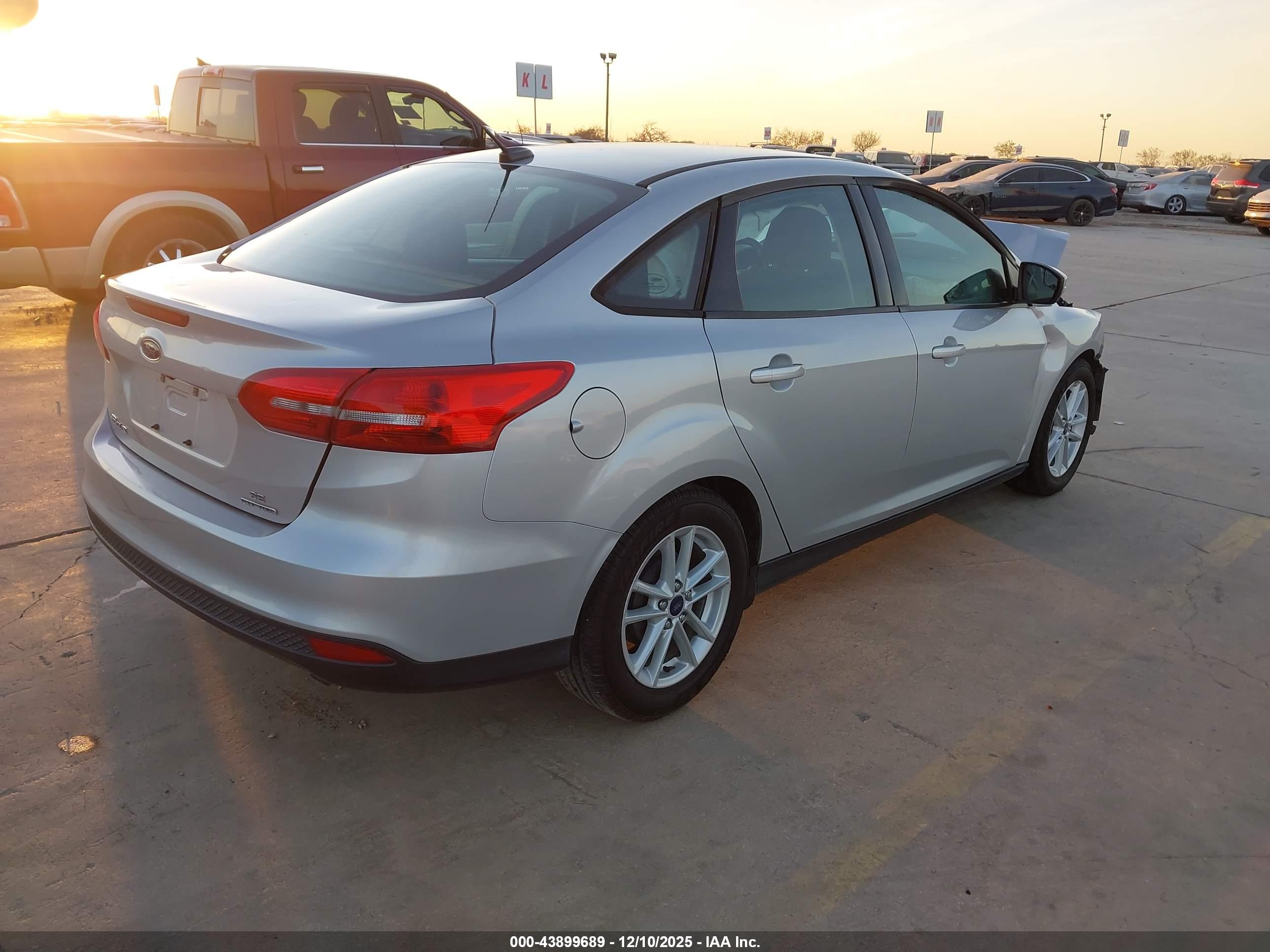 FORD FOCUS image 4