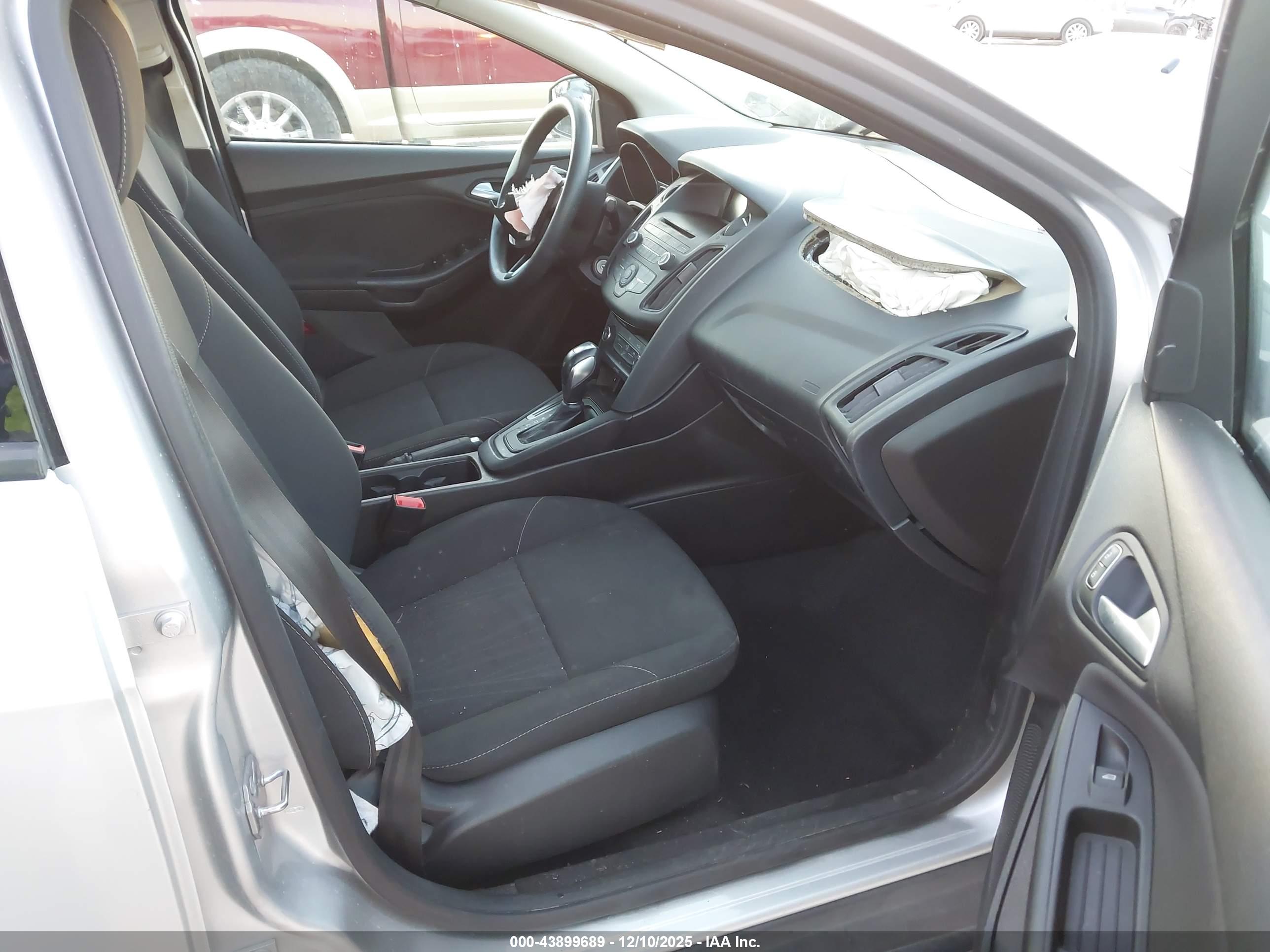 FORD FOCUS image 5