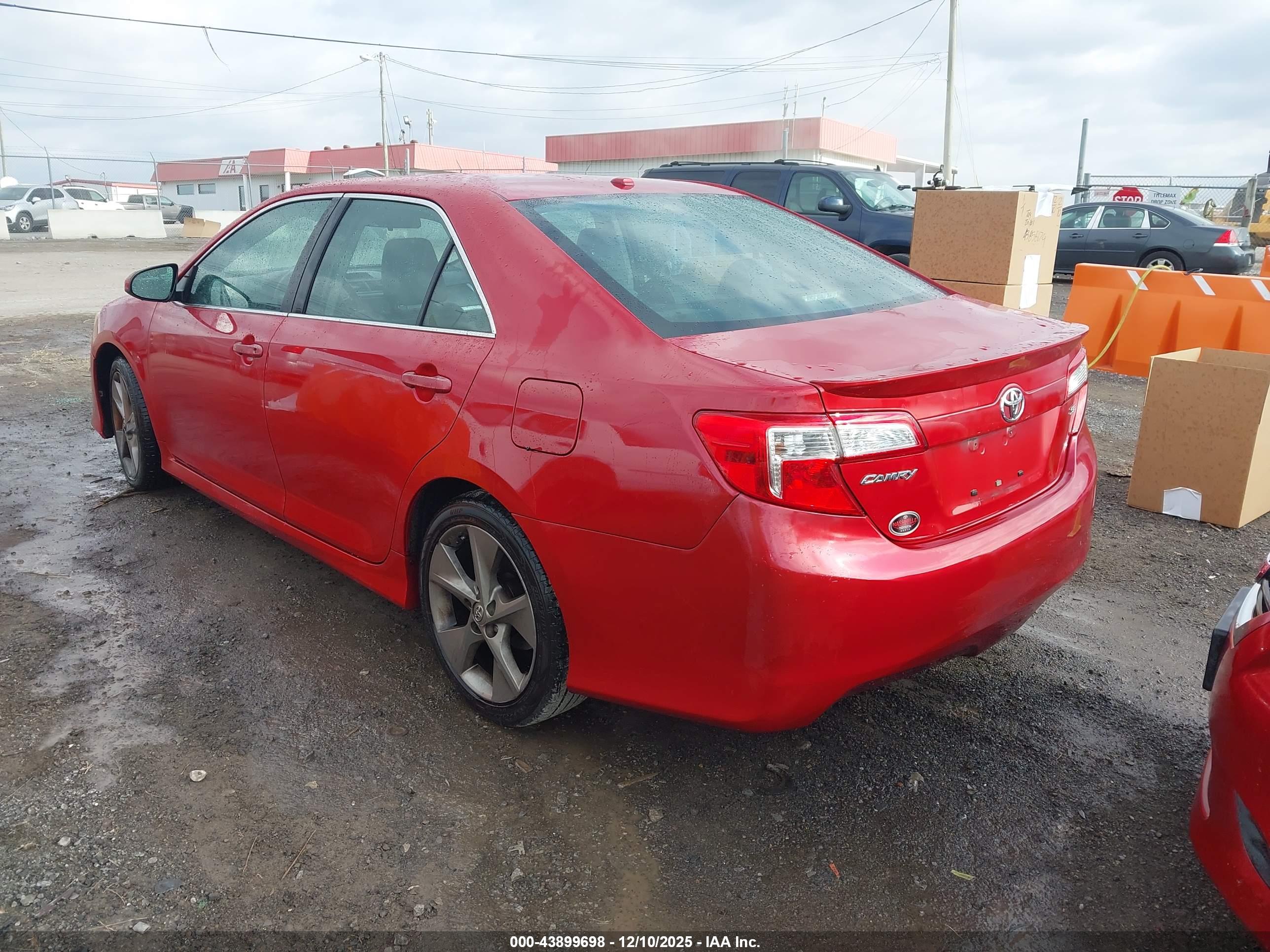 TOYOTA CAMRY image 3