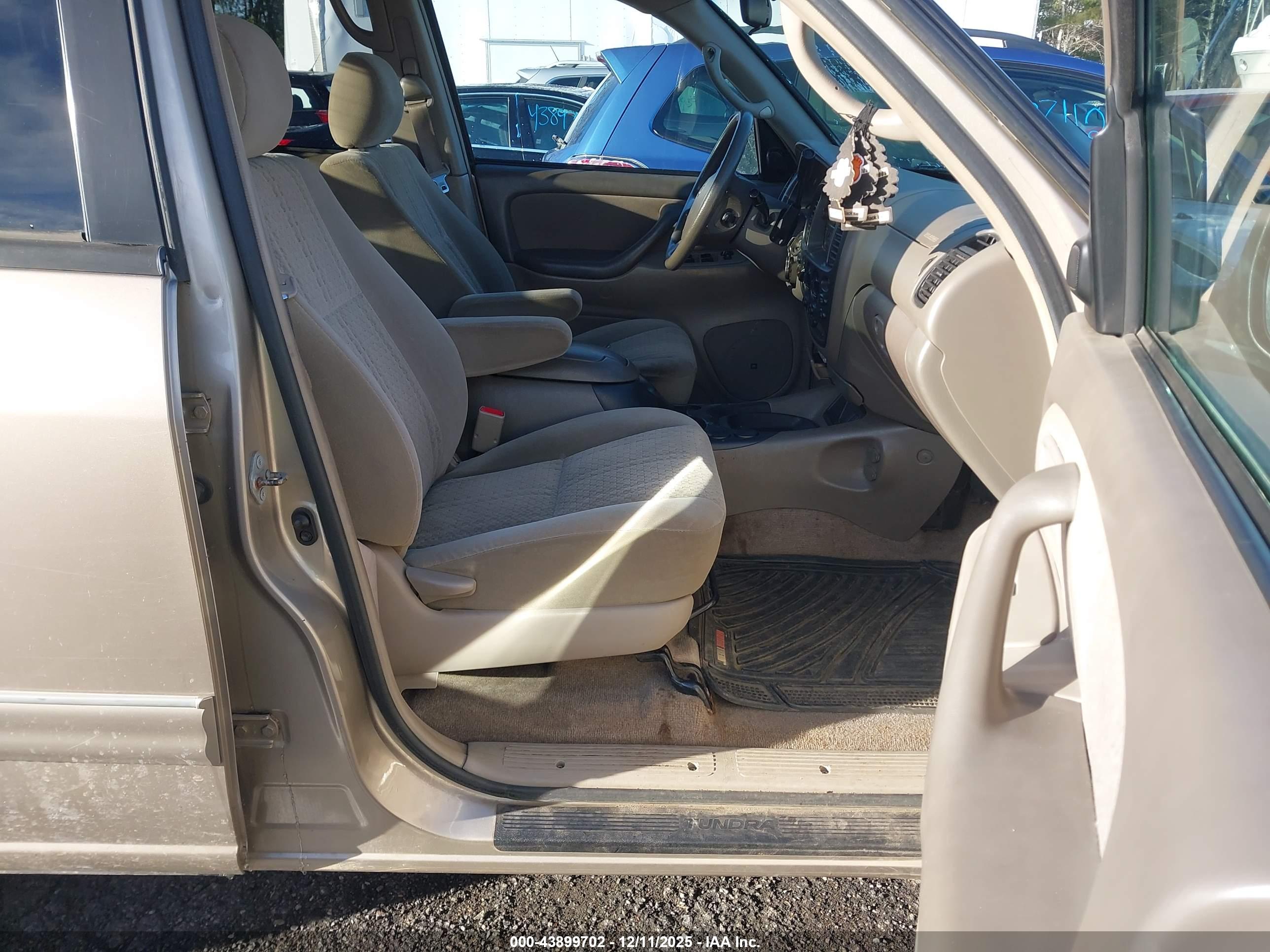 TOYOTA TUNDRA image 5