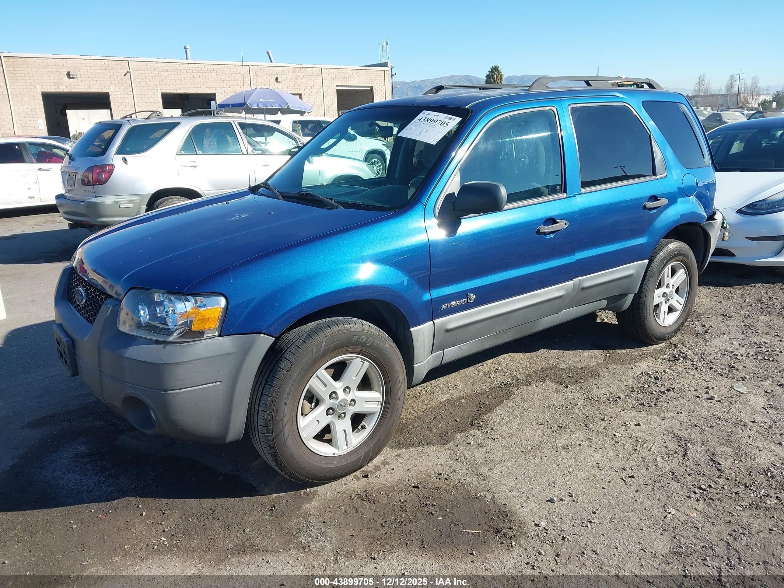 FORD ESCAPE image 2