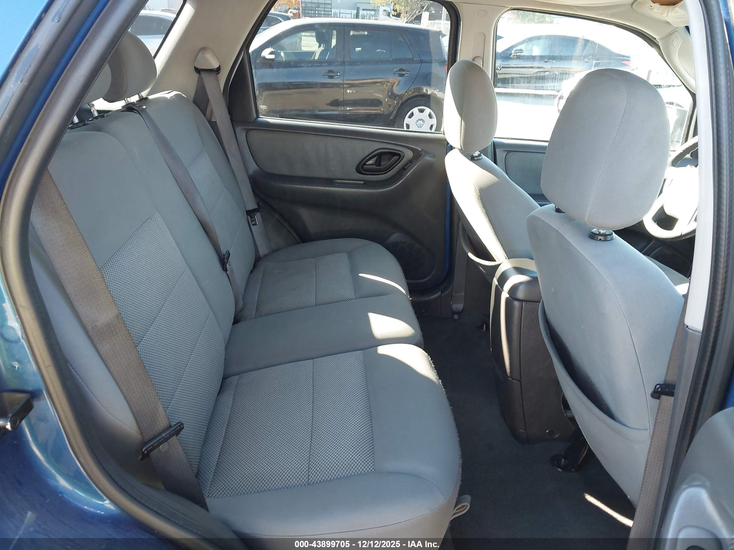 FORD ESCAPE image 8