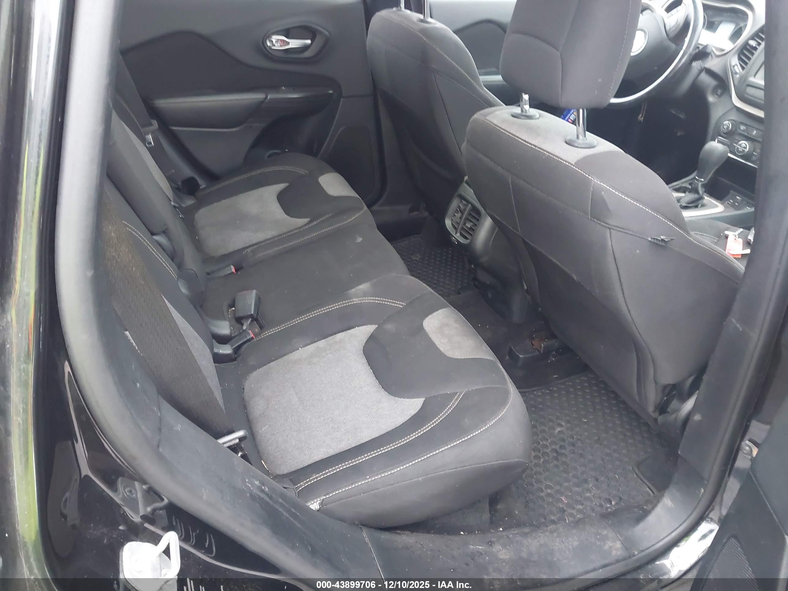 JEEP CHEROKEE image 8