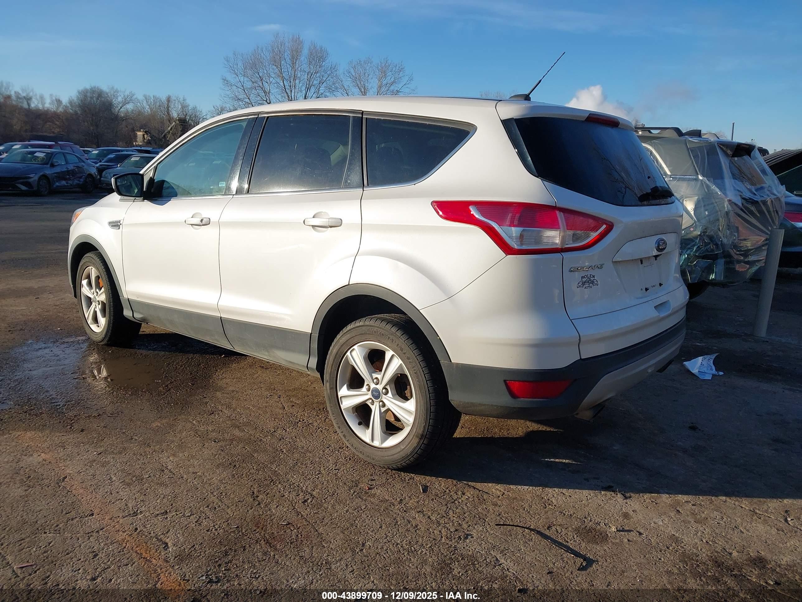 FORD ESCAPE image 3