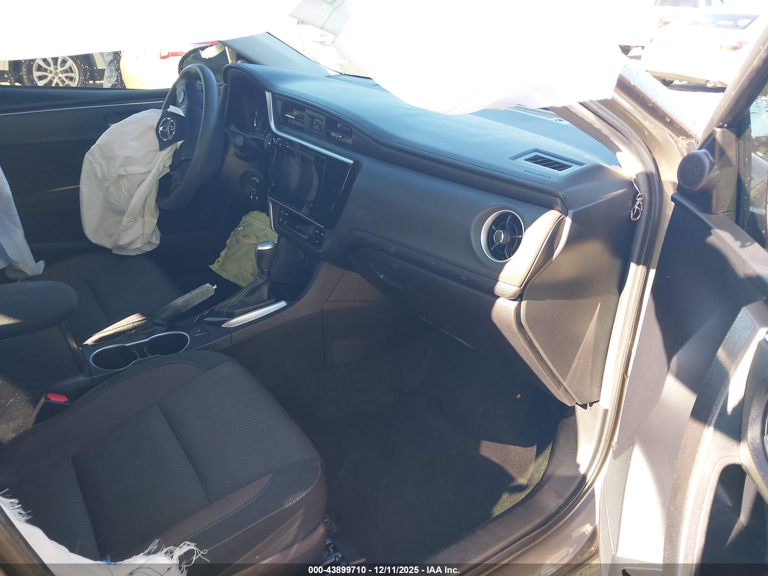 TOYOTA COROLLA image 5
