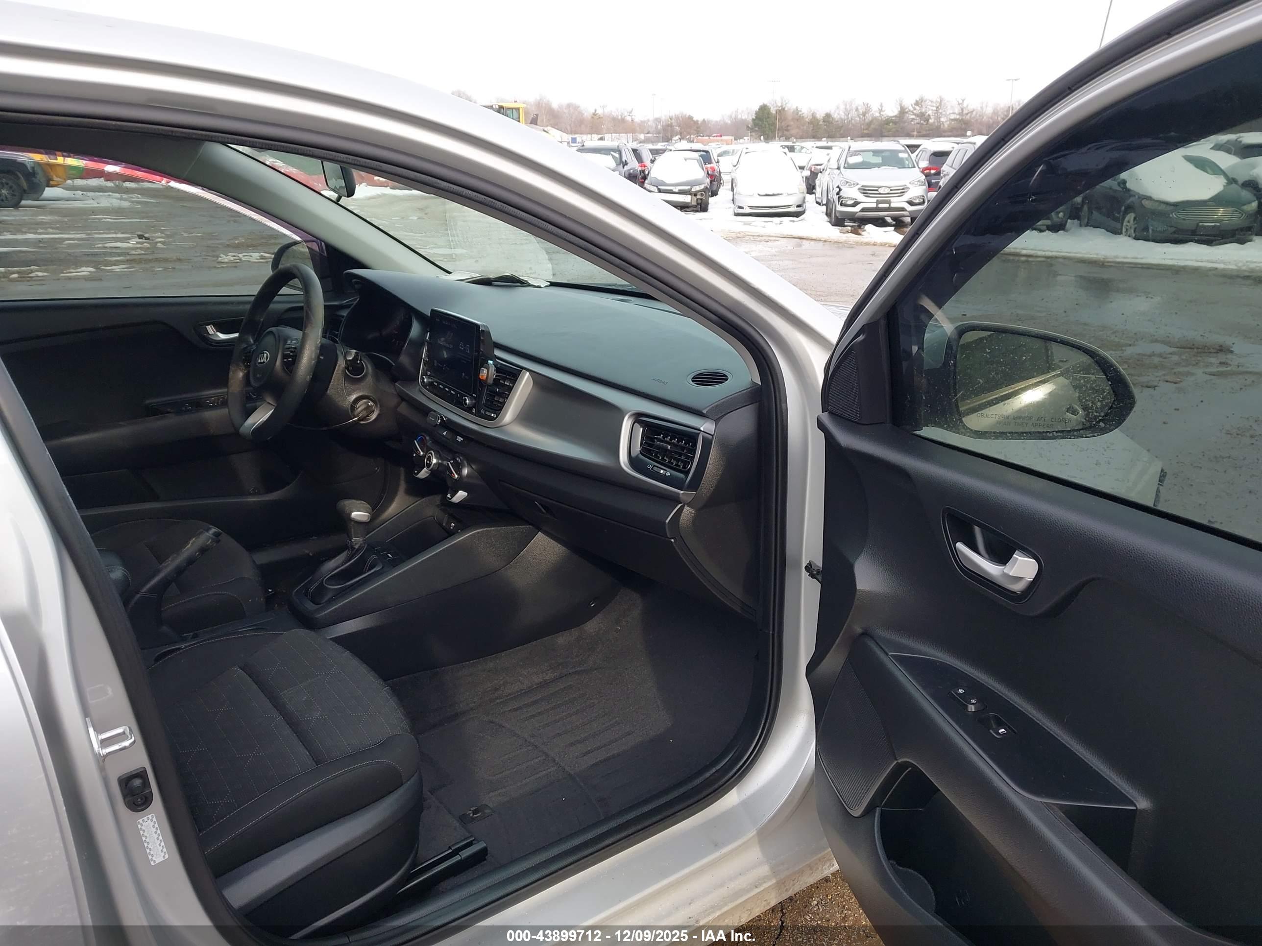 KIA RIO image 5