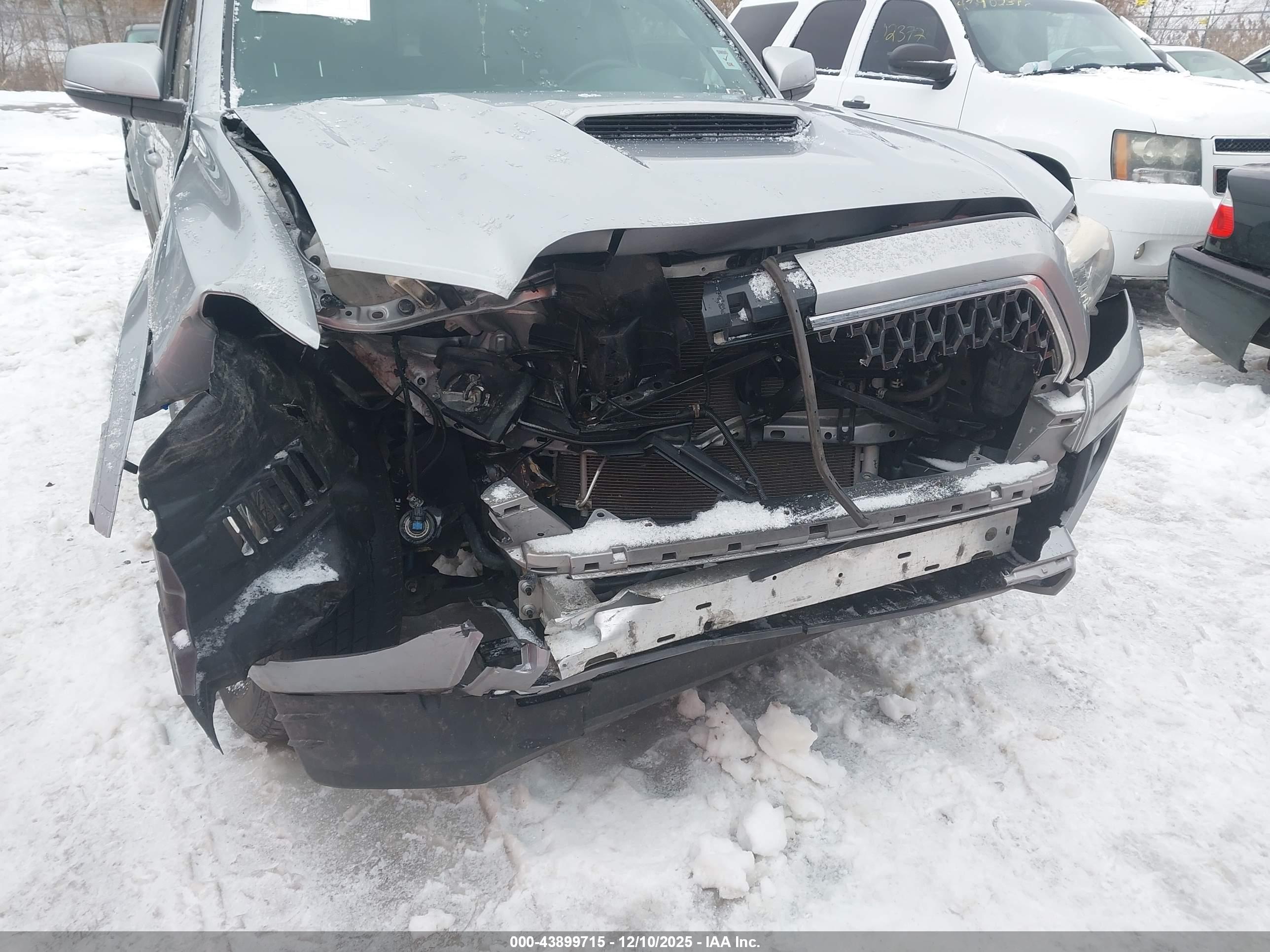 TOYOTA TACOMA image 6