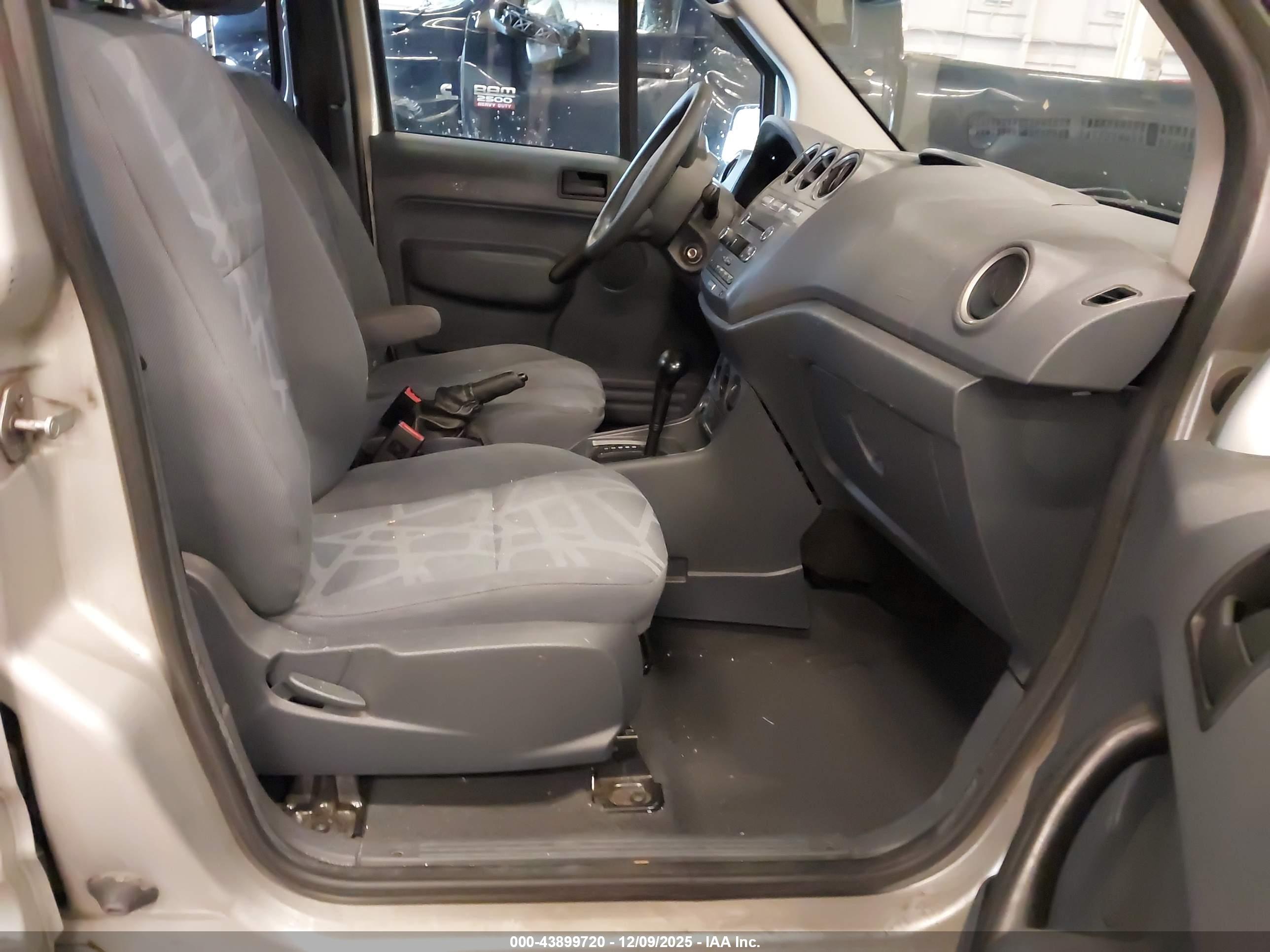 FORD TRANSIT image 5