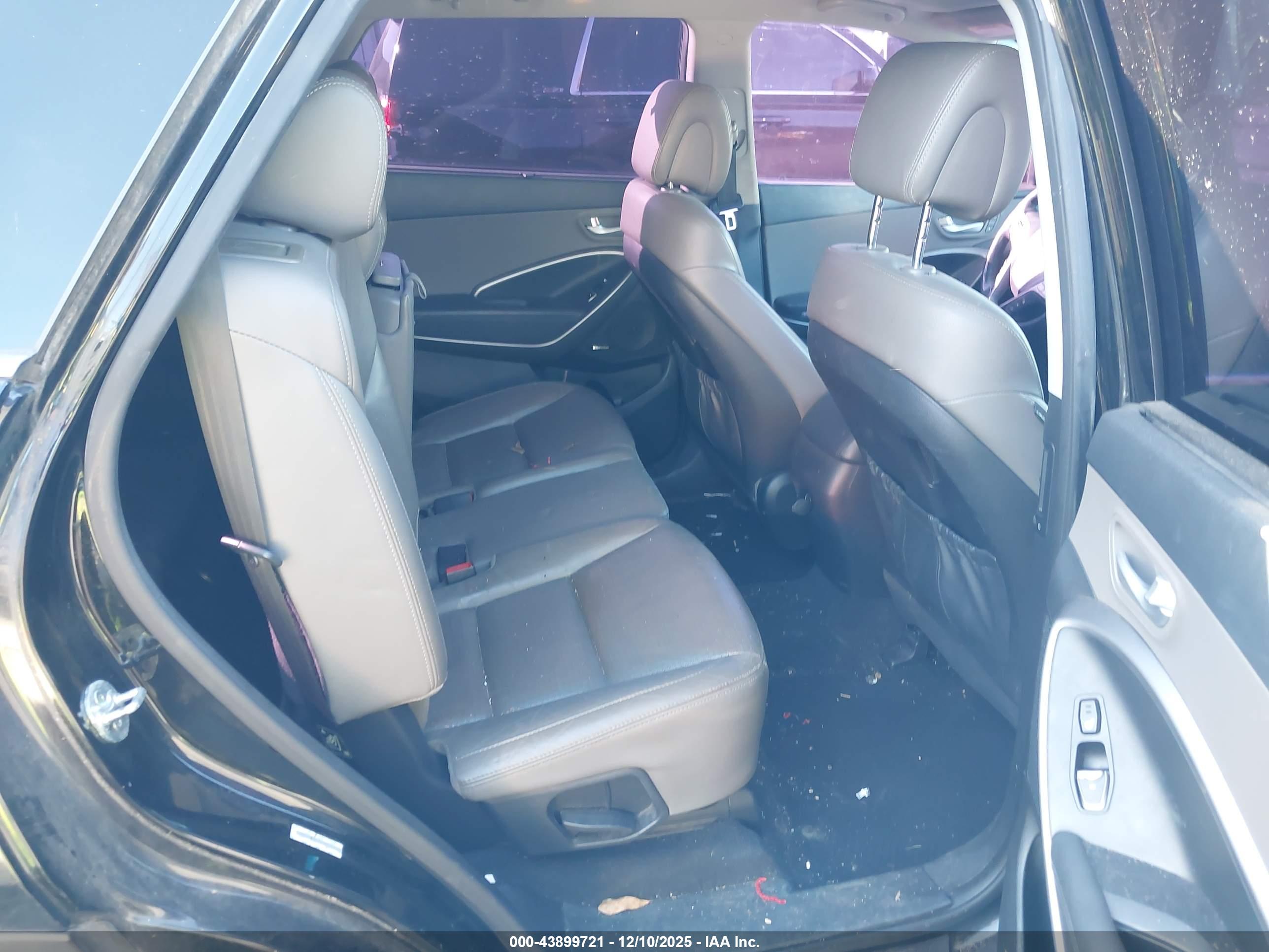 HYUNDAI SANTA image 8