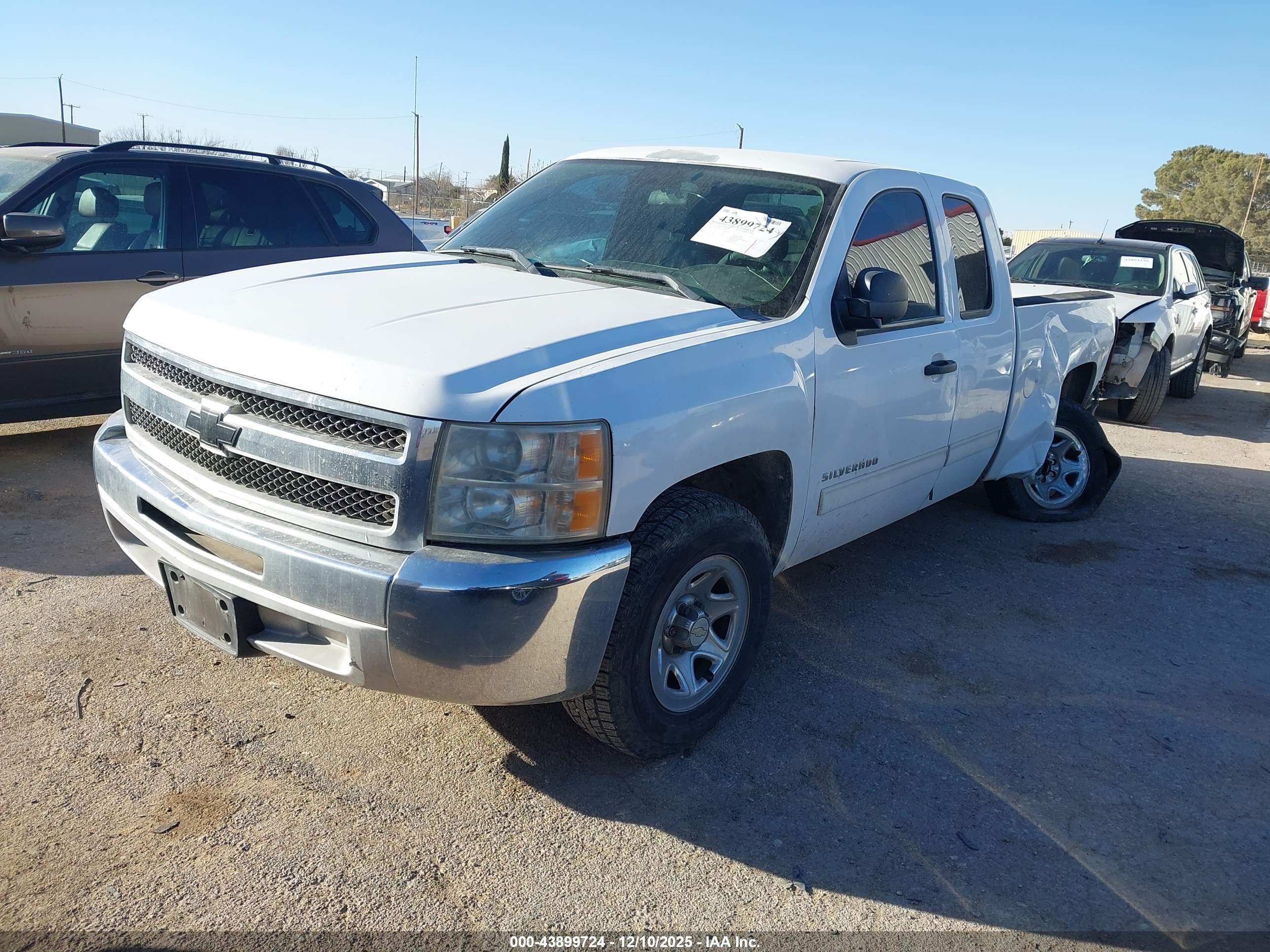 CHEVROLET SILVERADO image 2