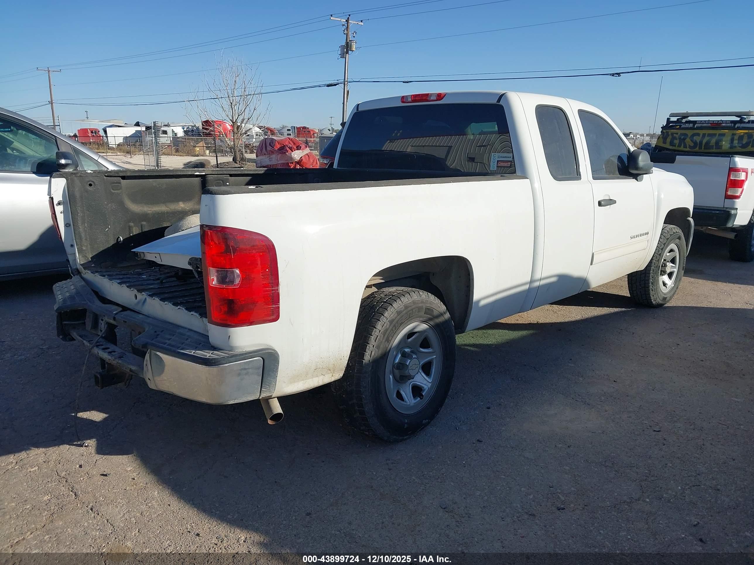 CHEVROLET SILVERADO image 4